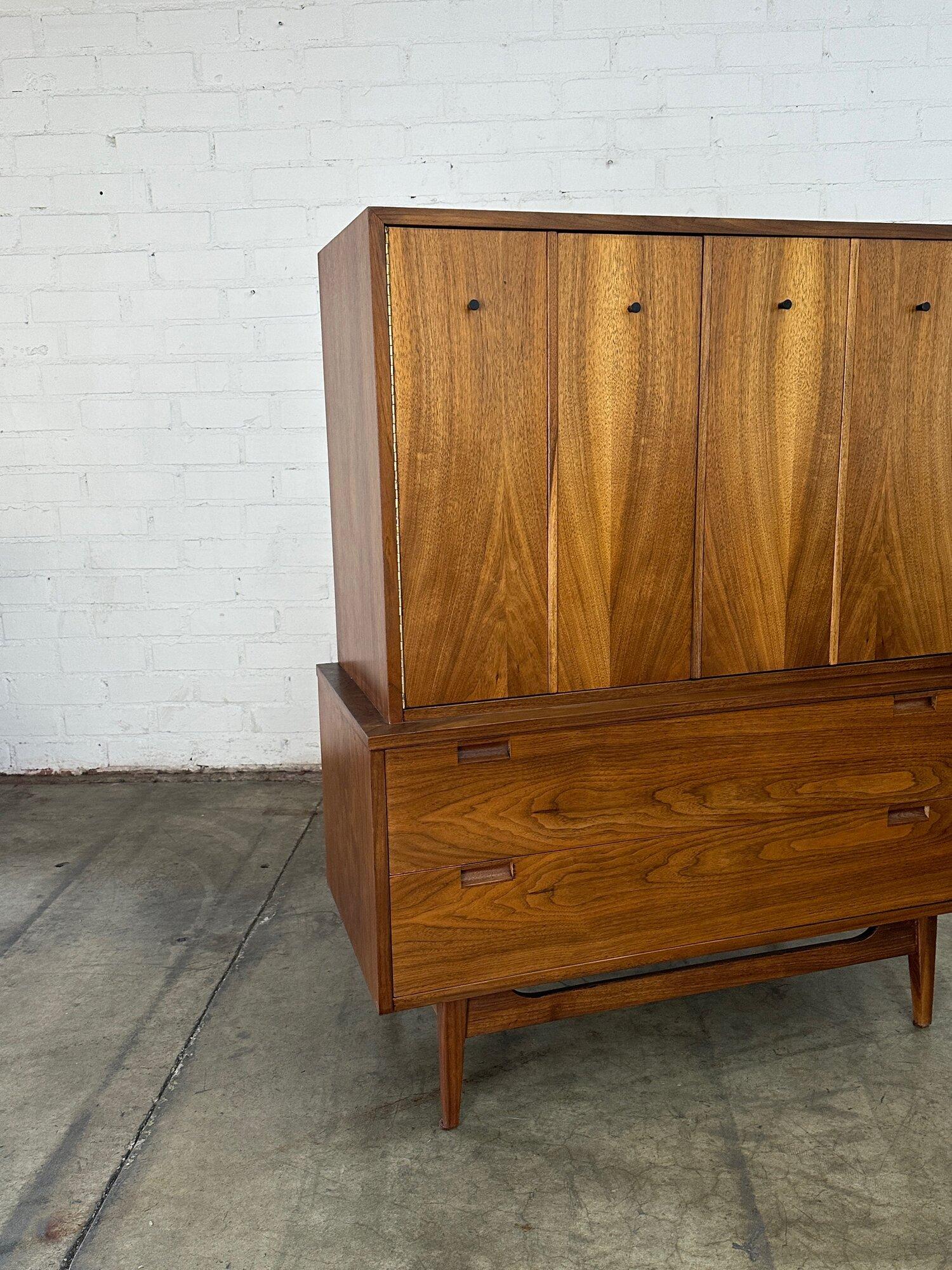 W42.5 D19.5 D17 H53

Fully restored dresser in great condition. Item features recessed sculpted handles and a nicely supported base with with cross bars. Dresser is fully functional and sturdy.


