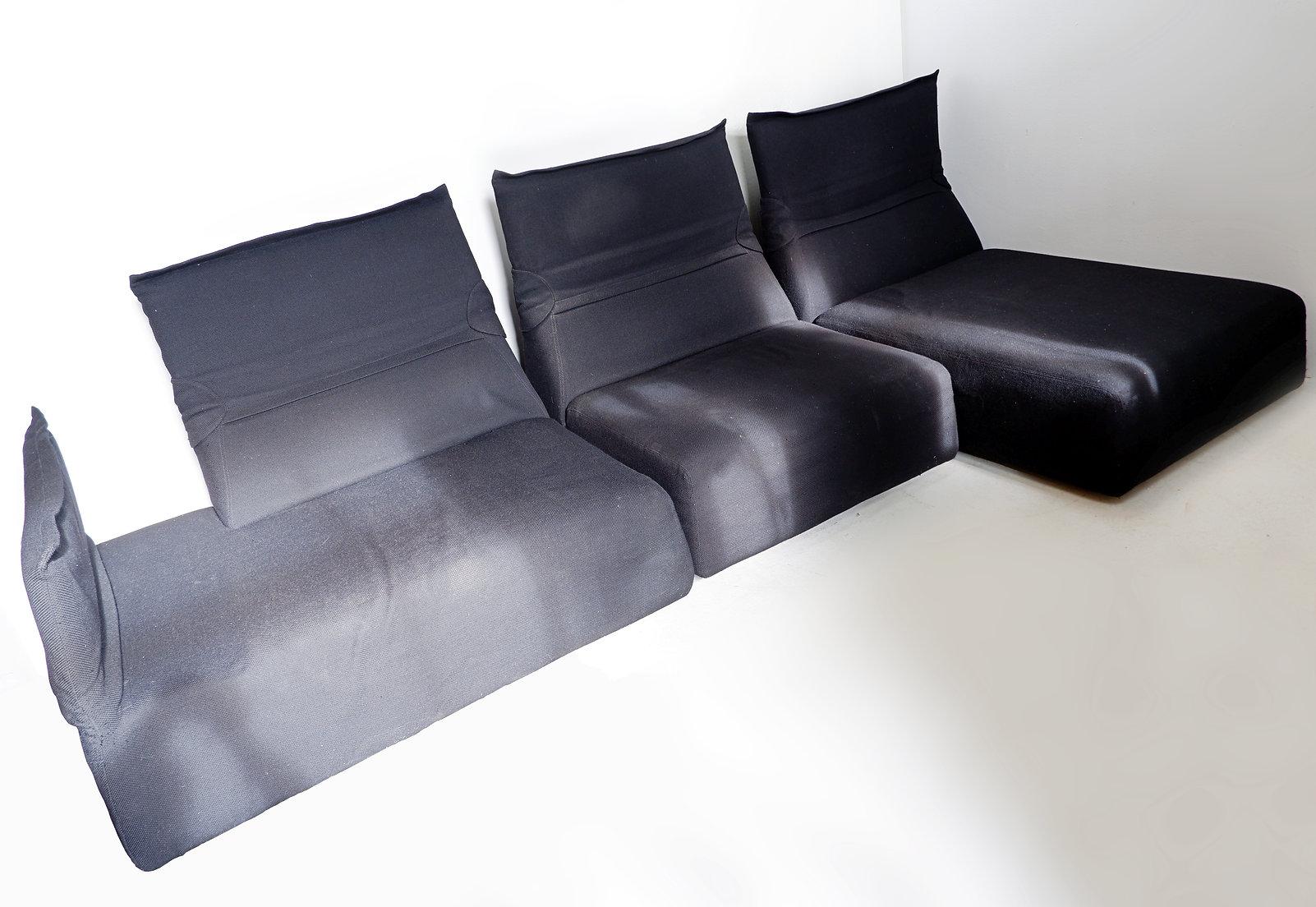 Design - Sofa Highlands - Circa 2003
- 1 seater element armrest left :
137x100cm - TH : 105cm - H : 70cm - SH : 38cm 
- 1 seater element : 
100x100cm - TH : 105cm - H : 70cm 
- 1 lounge chair : 
100x150cm - TH : 105cm - H : 70cm 
The Moroso