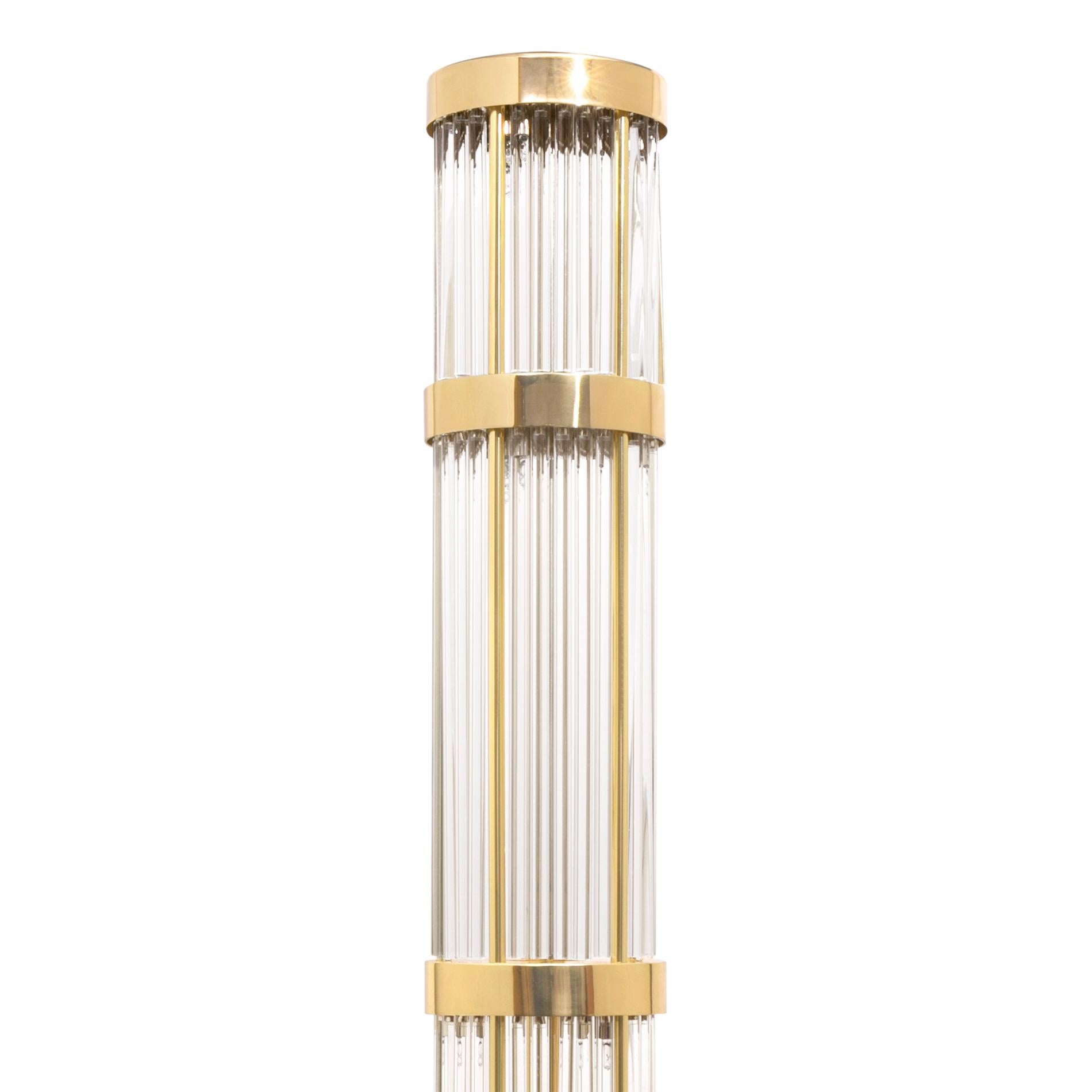 Floor lamp highlight brass with solid polished
brass structure and with crystal glass sticks. Base
made with Carrara marble and solid polished brass.
12 bulbs, lamp holder type g9 halogen, max 40 watt,
voltage: 220-240V. Bulbs not included.
