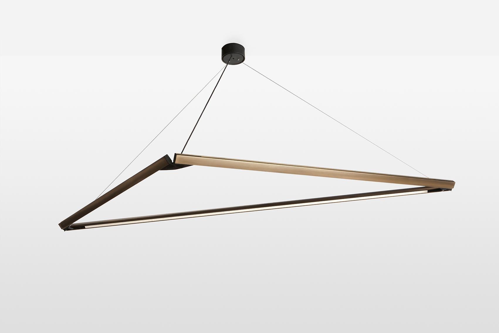 Highline 3D_01, geometrische, skulpturale LED-Hängelampe, Messing (Gebürstet) im Angebot