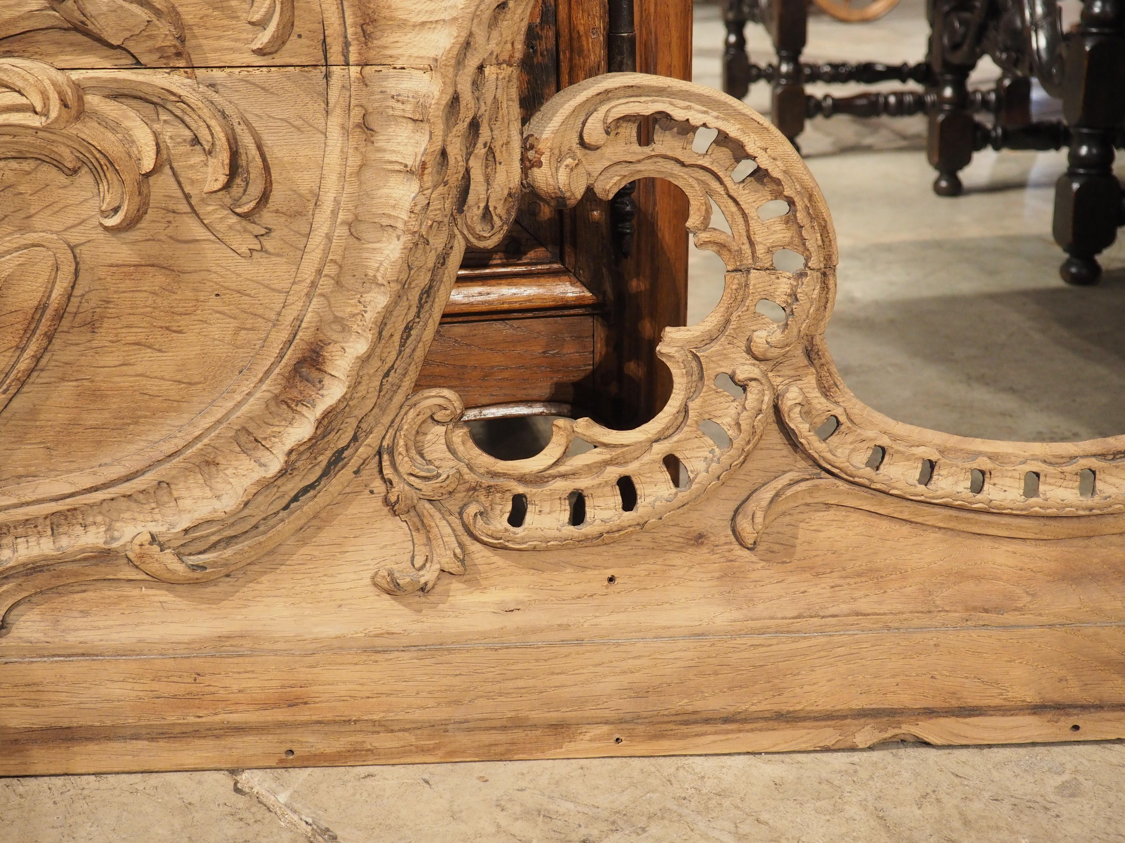 Highly Carved 18th Century Rocaille Overdoor from France For Sale 4