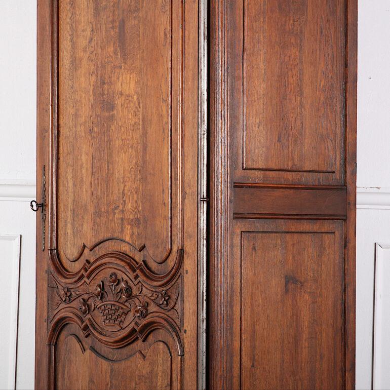 Highly Carved French Oak Bonnetiere 9