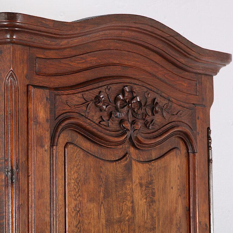 Highly Carved French Oak Bonnetiere 1