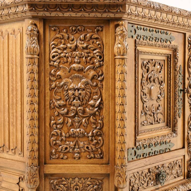 Highly Carved Solid Oak Renaissance-Revival Cabinet In Excellent Condition In Vancouver, British Columbia