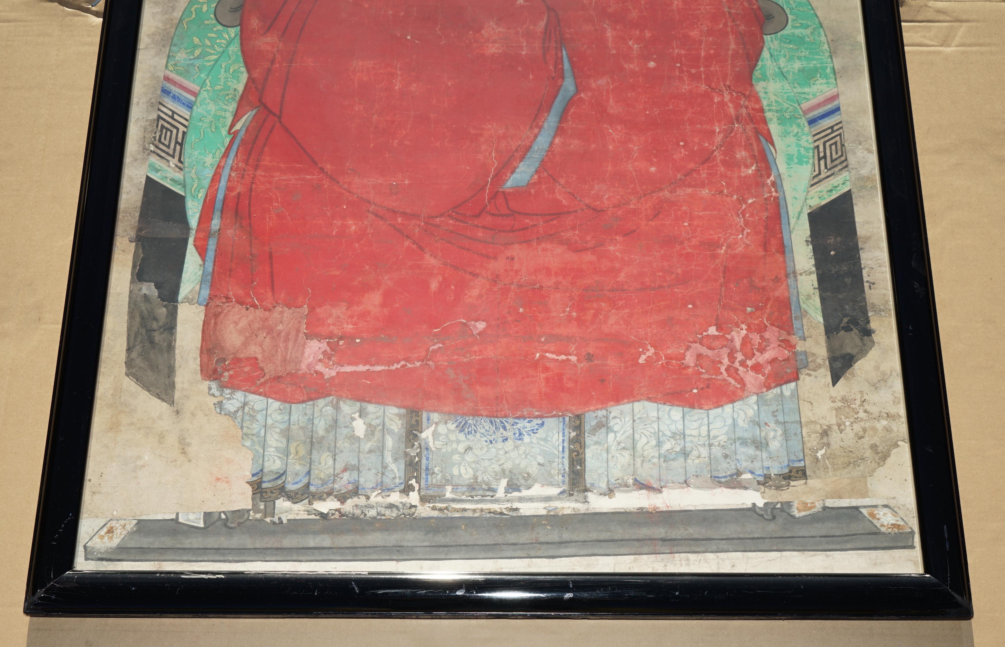 HIGHLY COLLECTABLE ANTIQUE CIRCA 1860 CHiNESE ANCESTRAL PORTRAIT IN MUSEUM FRAME For Sale 1