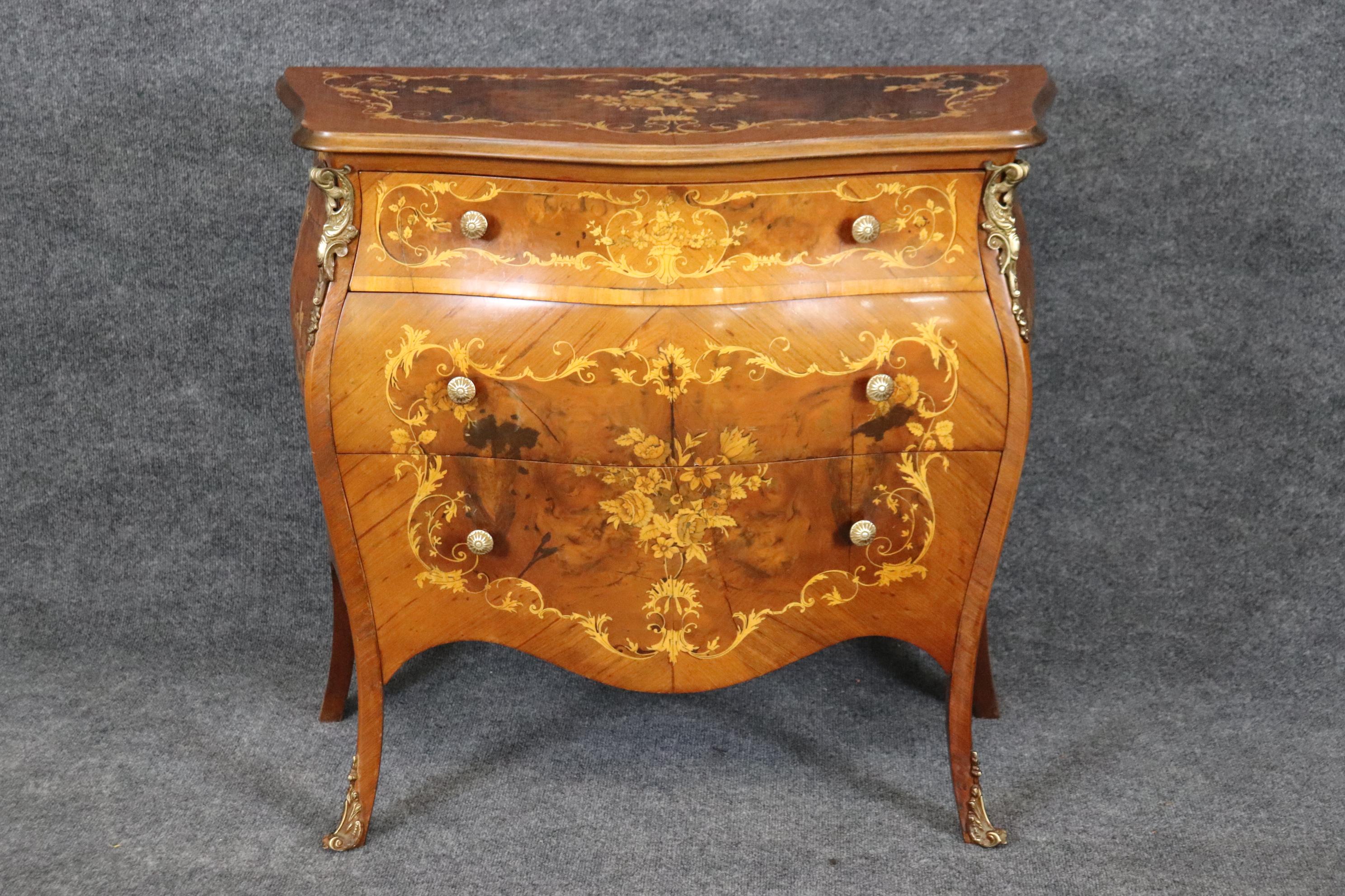 Highly Decorated Bronze Mounted Inlaid Fancy Italian Bombe Form Commode Chest  In Good Condition For Sale In Swedesboro, NJ