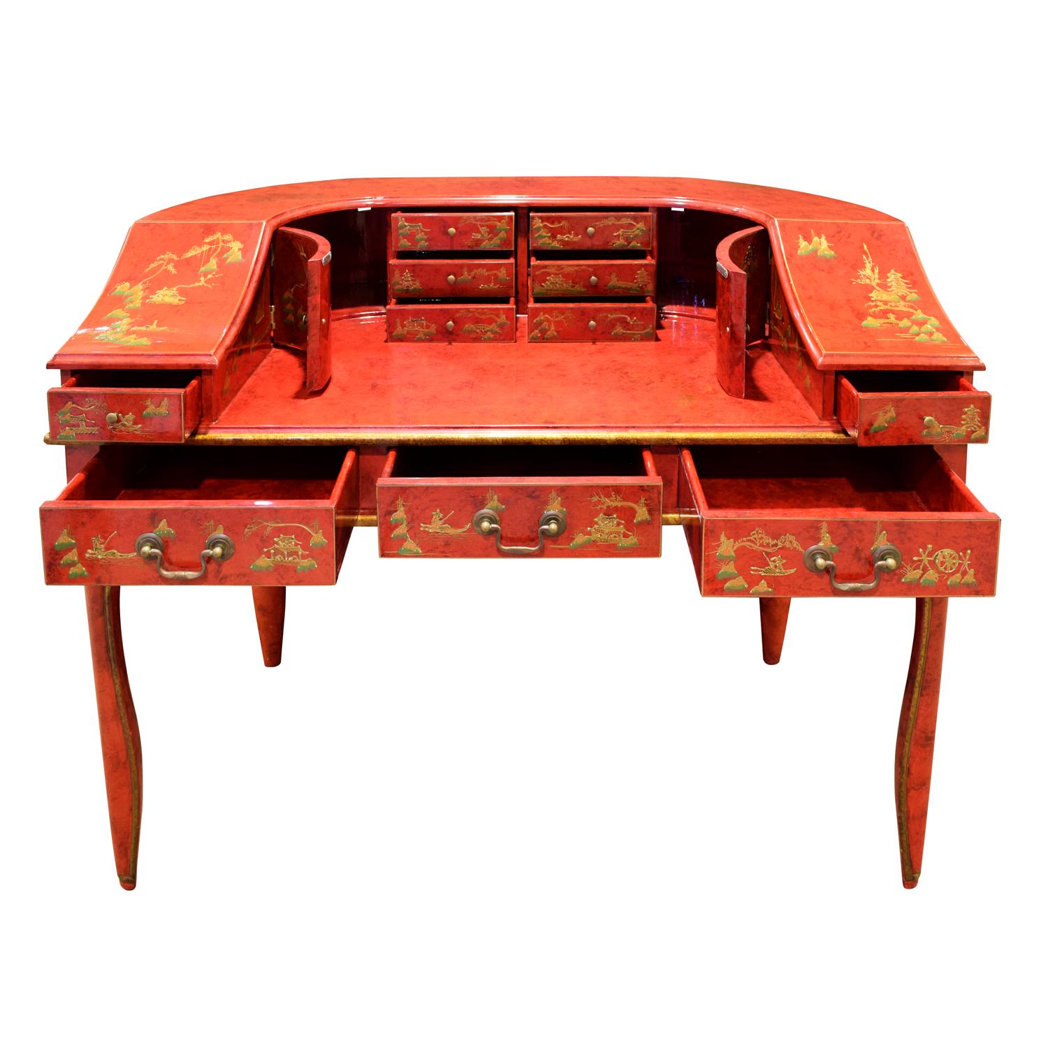 Mid-Century Modern Bureau chinois hautement décoré en laque rouge, années 1950 en vente