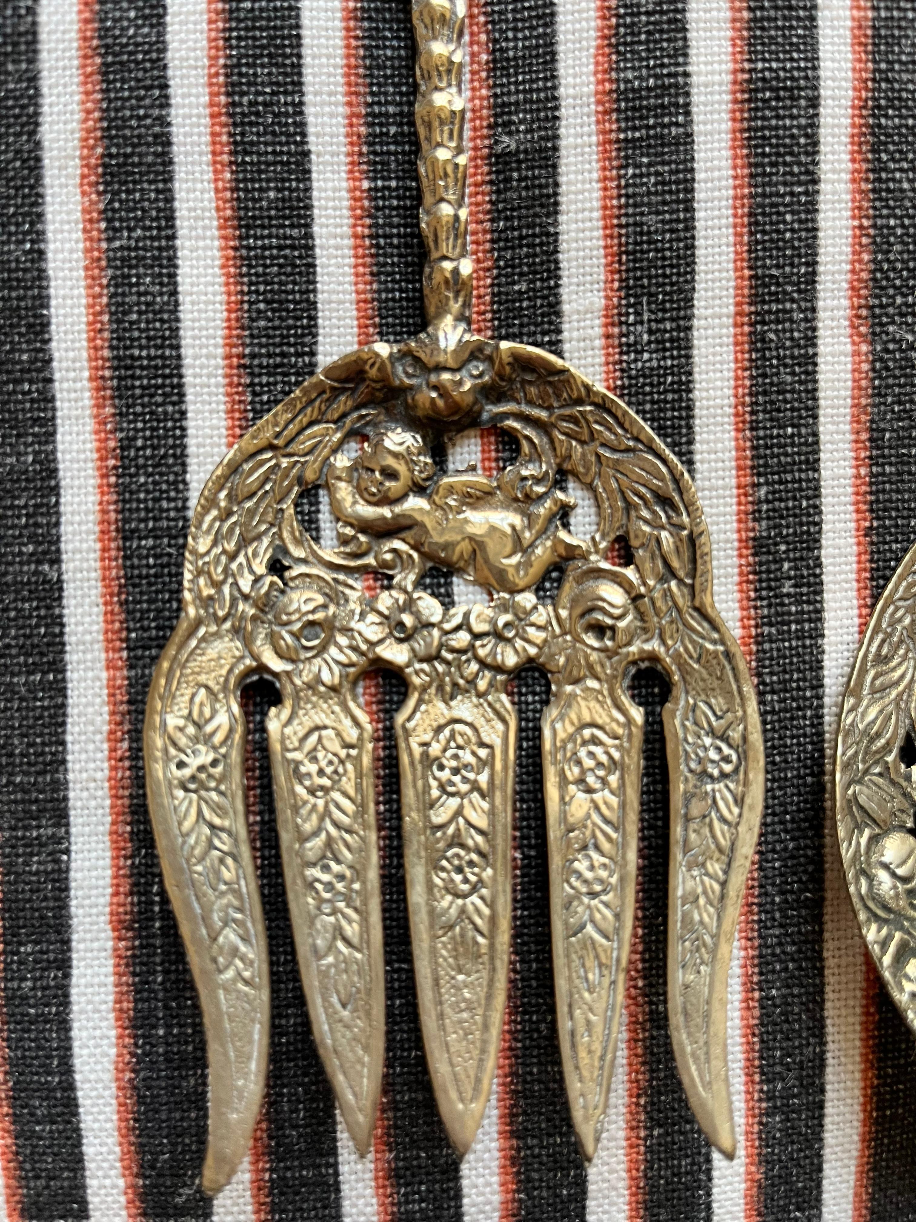 20th Century Highly decorated Italian vintage salad servers set For Sale