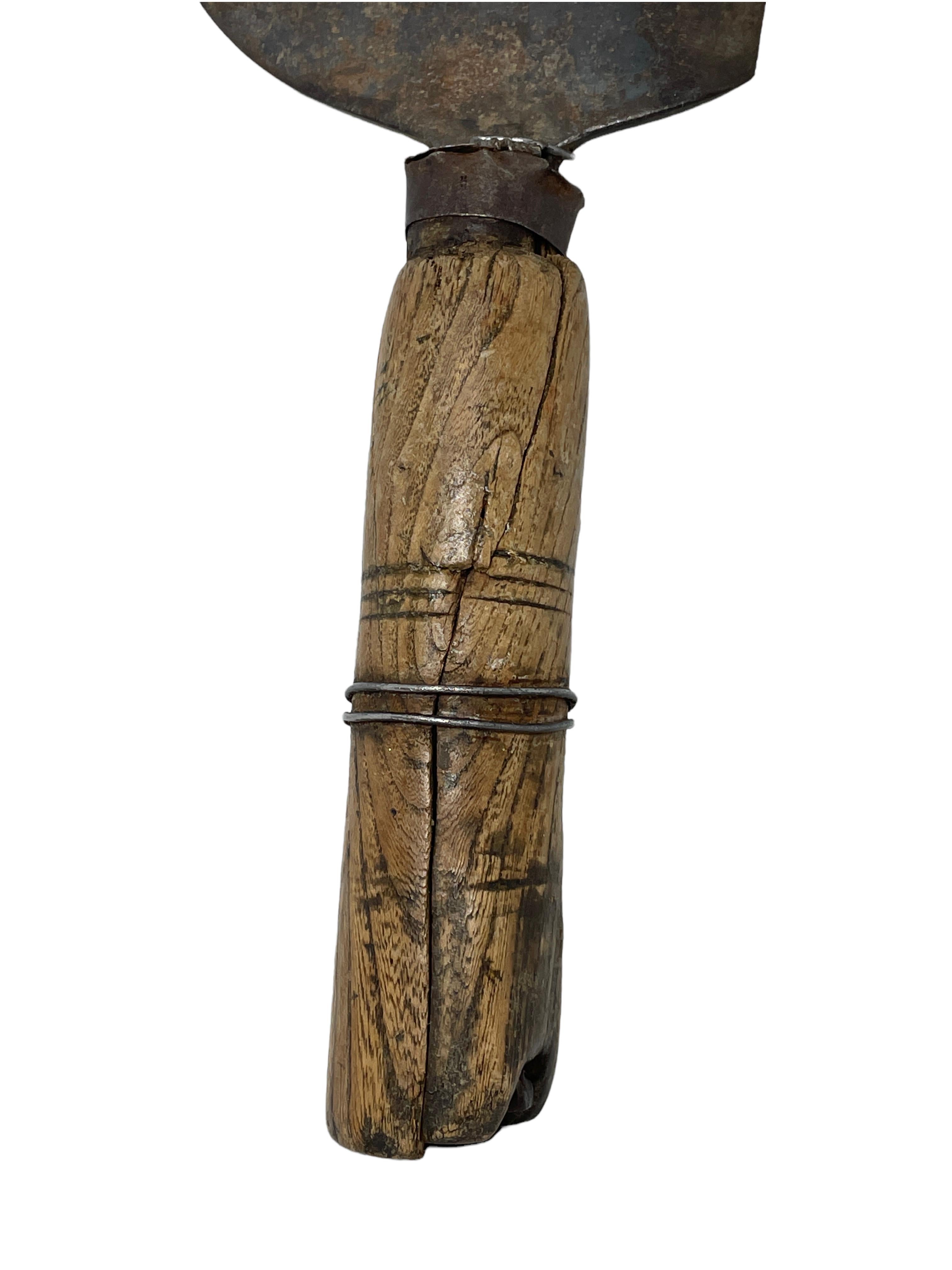 Cuchilla italiana europea del siglo XIX, muy decorativa, utensilio de cocina Austríaco en venta