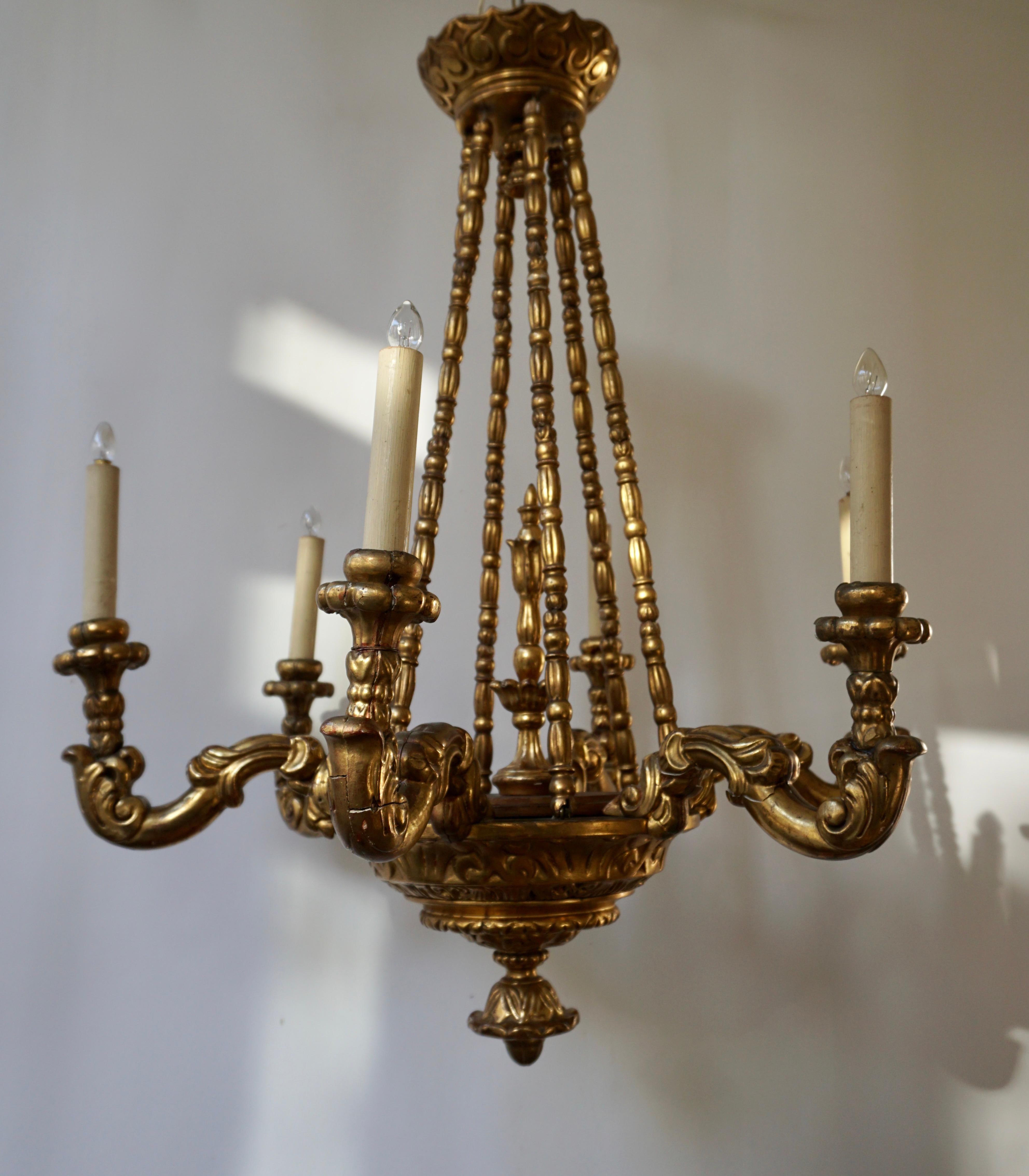 Italian Highly Decorative and Elegant Gilded-Light Chandelier For Sale