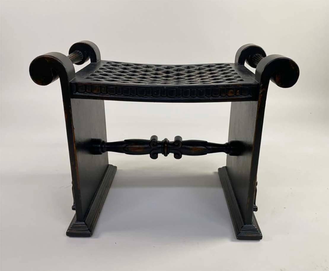 Banc très décoratif en bois peint en noir #1 -- Folke Bensow Design en vente 3