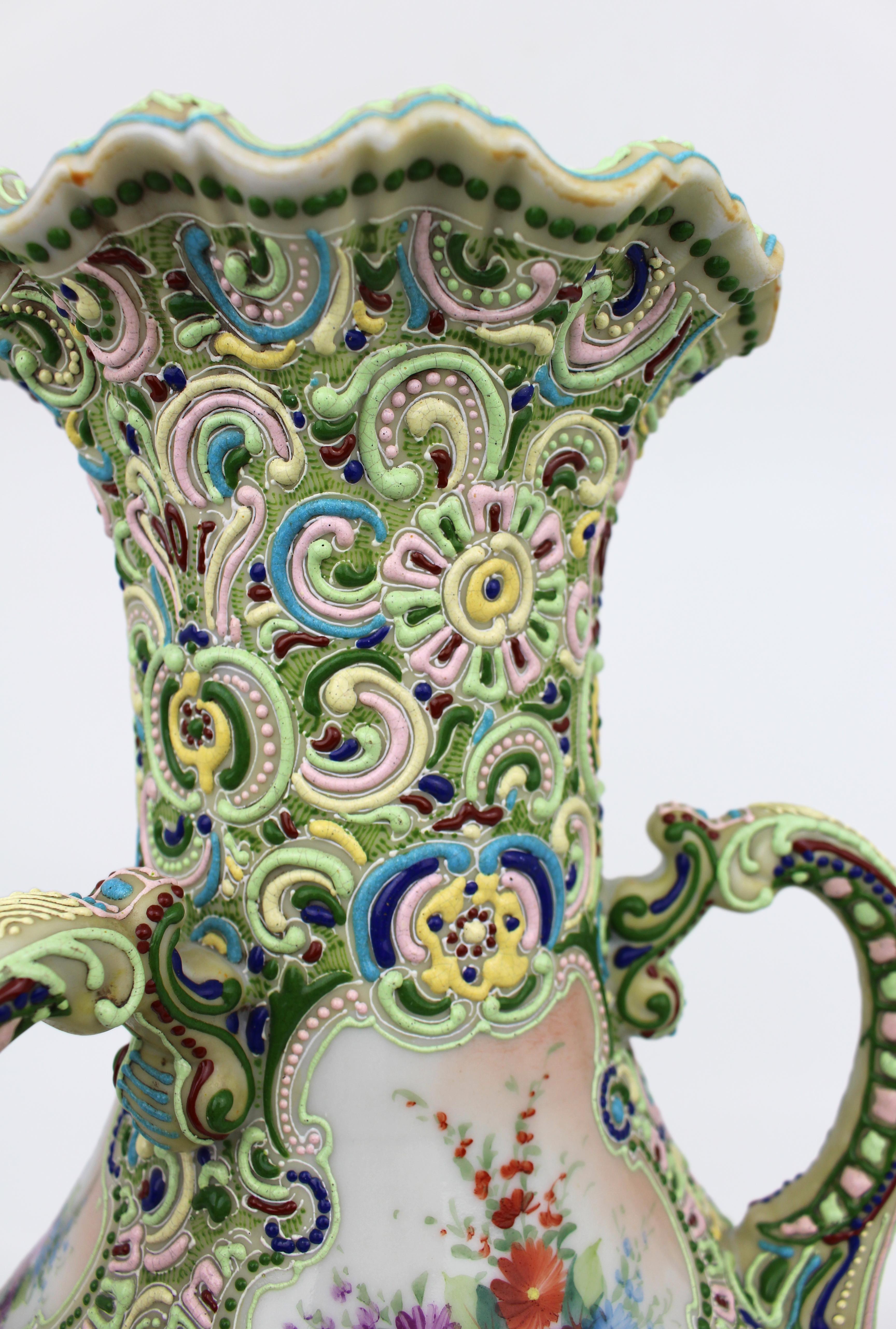 Highly Decorative French Enamelled Vase, Attributed to Samson of Paris, c.1880 For Sale 2