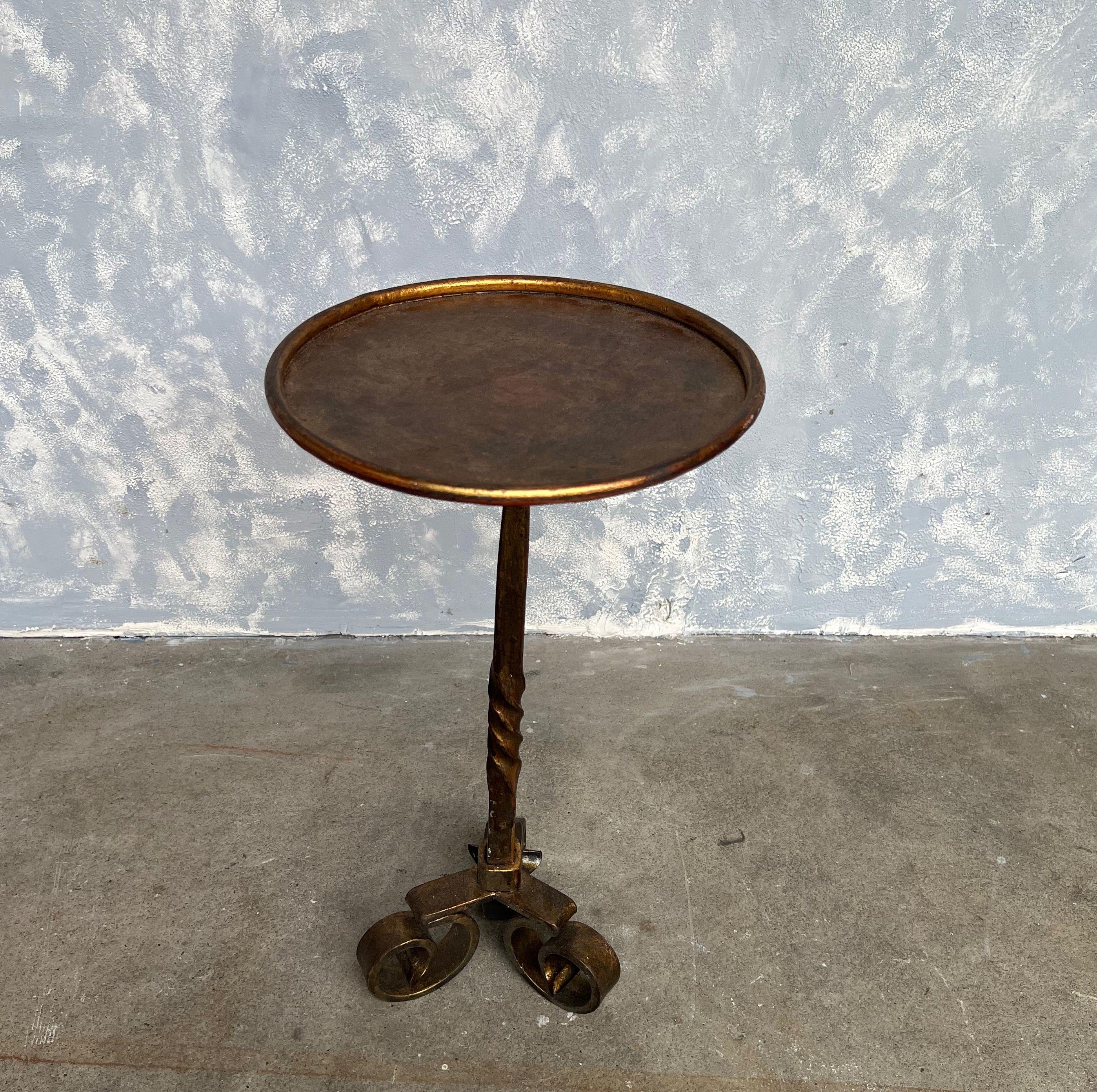 Highly Decorative Gilt Metal Drinks Table In Good Condition For Sale In Buchanan, NY