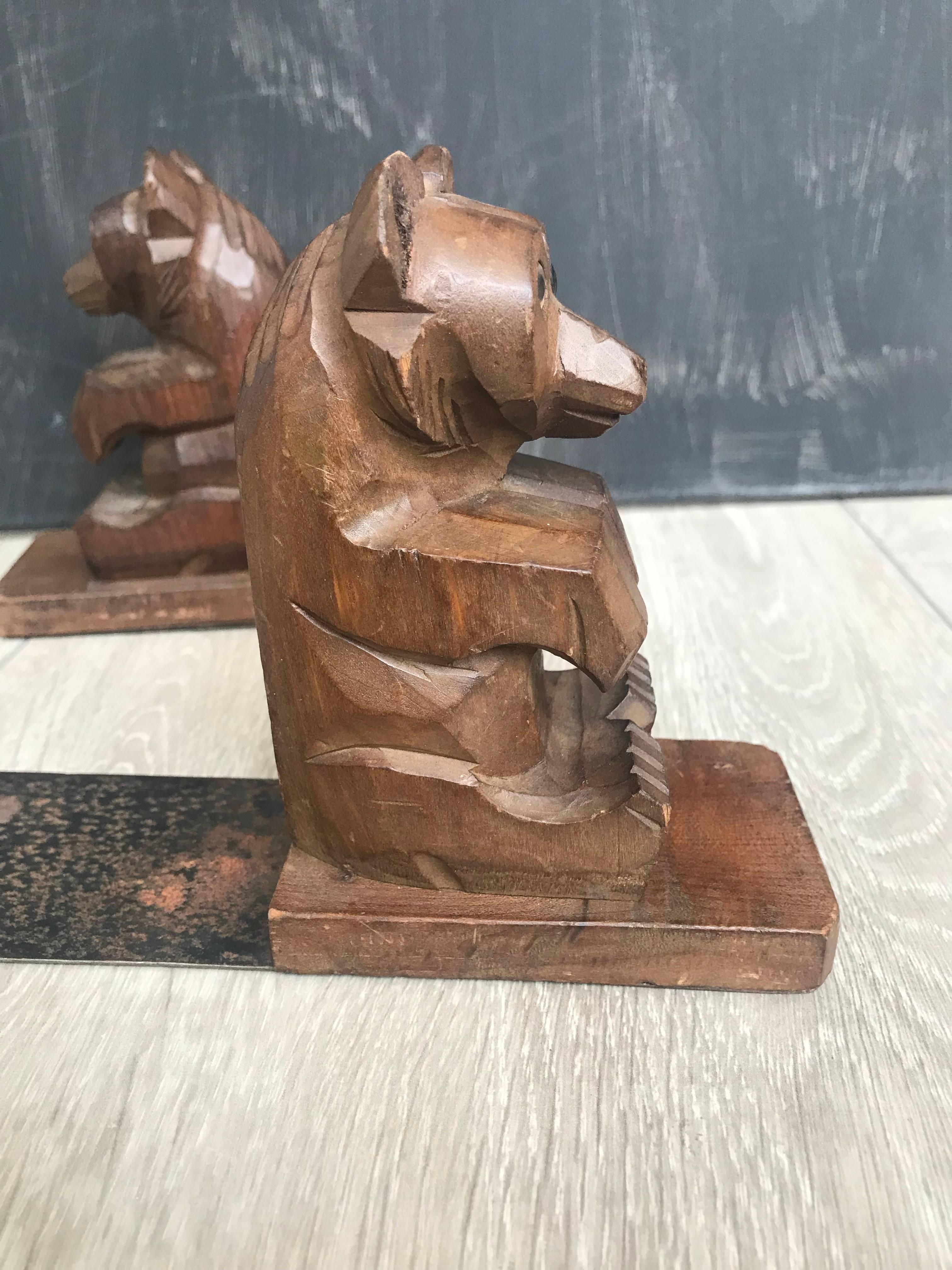Highly Decorative Pair of Hand-Carved Art Deco Era, Wooden Sitting Bear Bookends For Sale 1