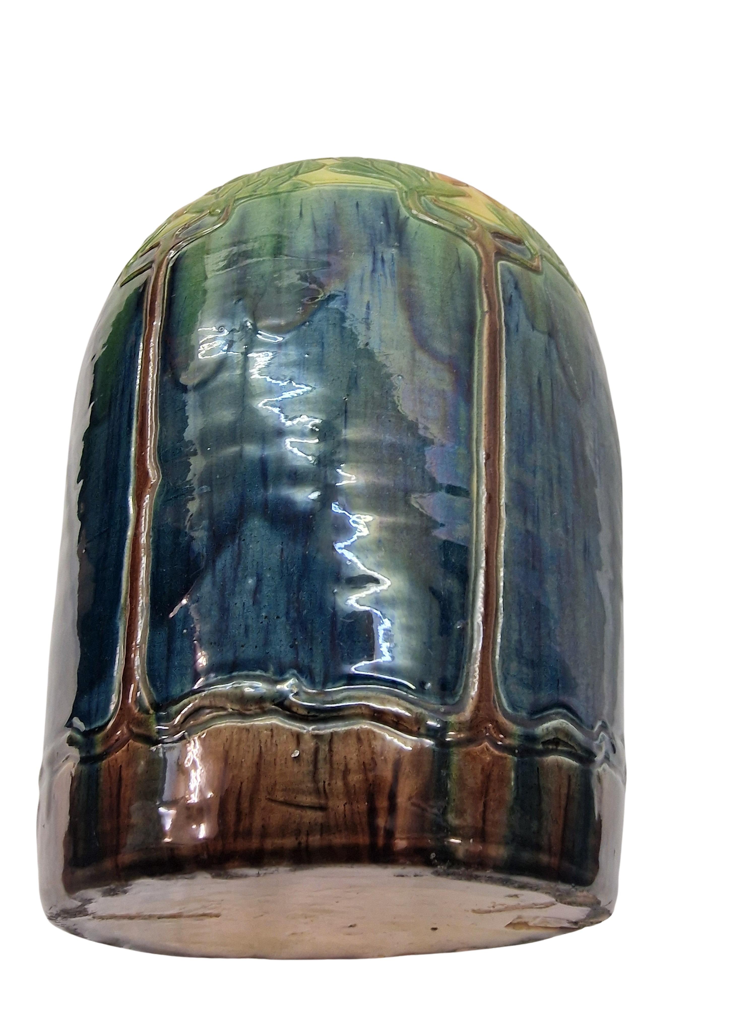 Début du 20ème siècle Vase très décoratif, glaçure fluide, motif d'étoile de laurier, Art Decor années 1920, France en vente