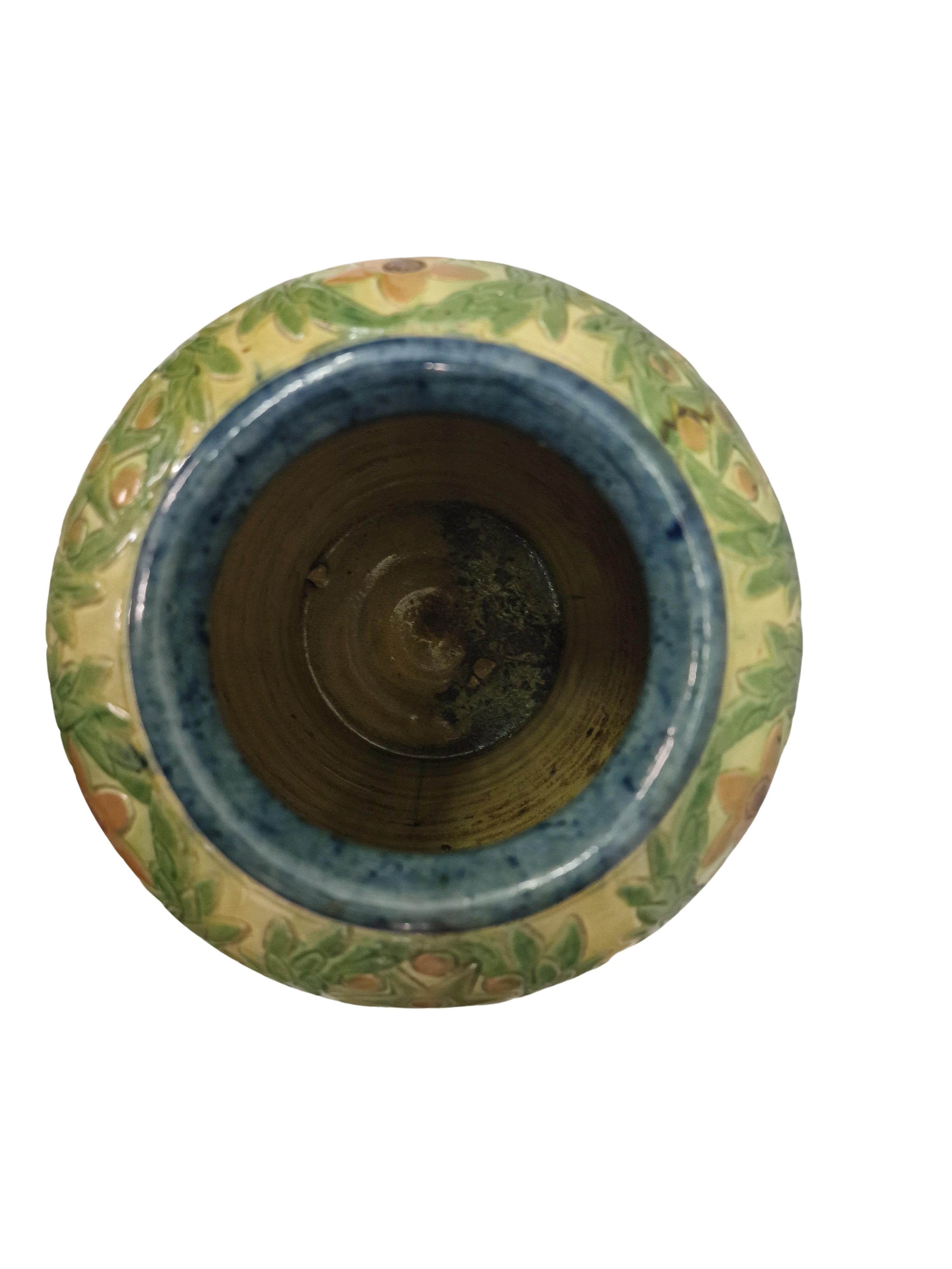 Céramique Vase très décoratif, glaçure fluide, motif d'étoile de laurier, Art Decor années 1920, France en vente