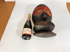 Maschera africana in legno altamente decorativa