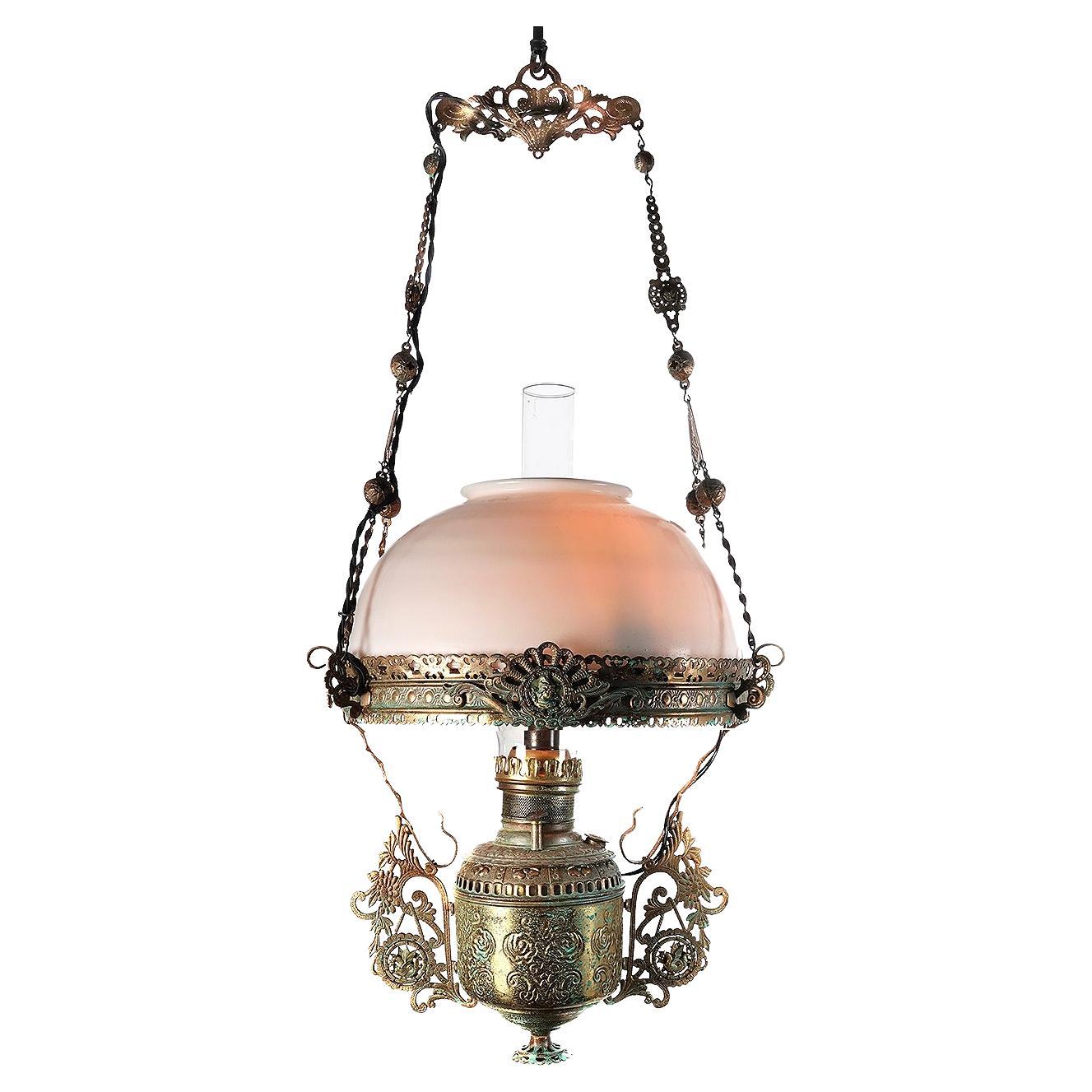 Lampe à huile des années 1880 très détaillée, électrifiée en vente