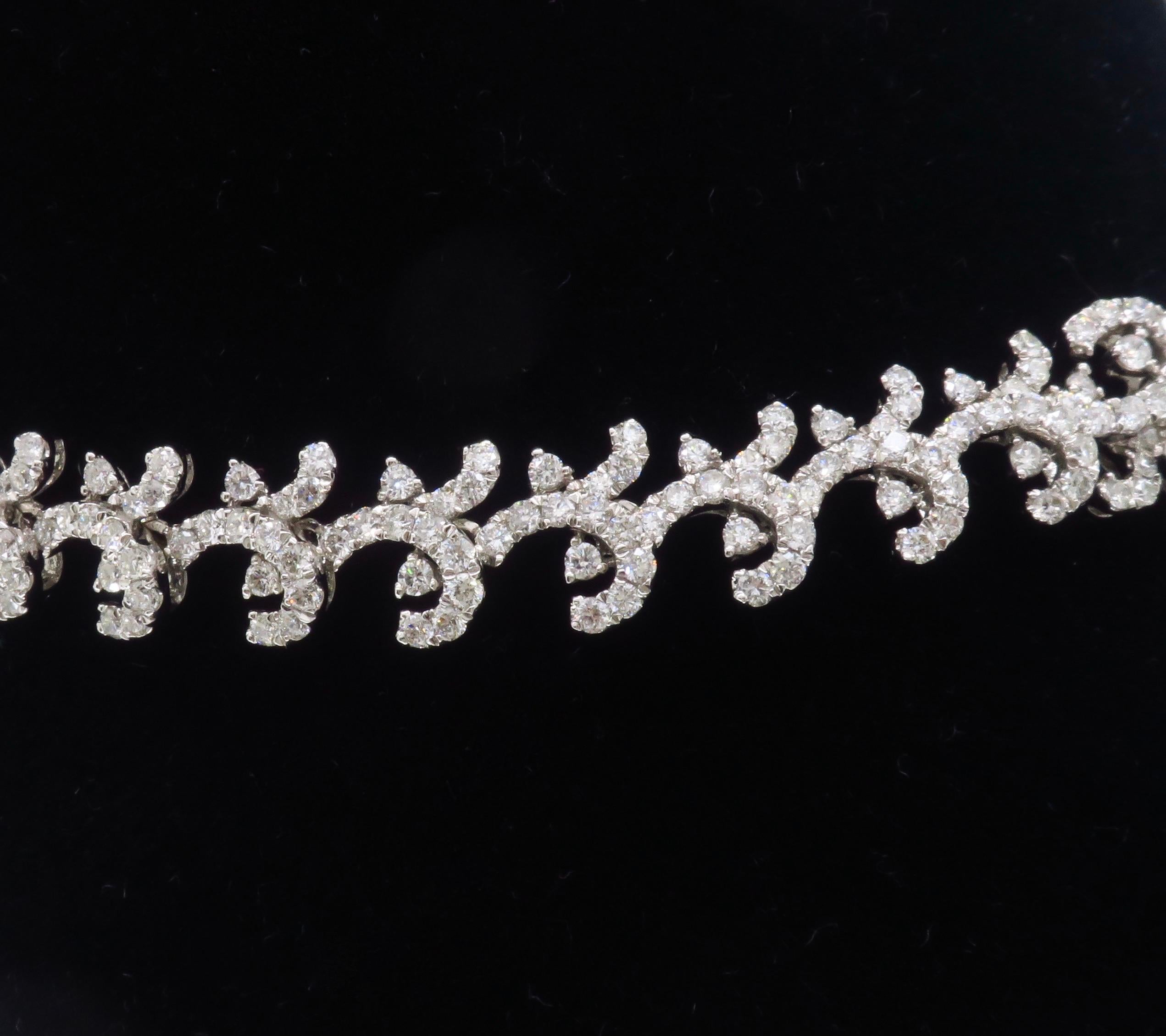 Highly Detailed 18.96CTW Diamond Necklace Made in 18k White Gold  For Sale 3