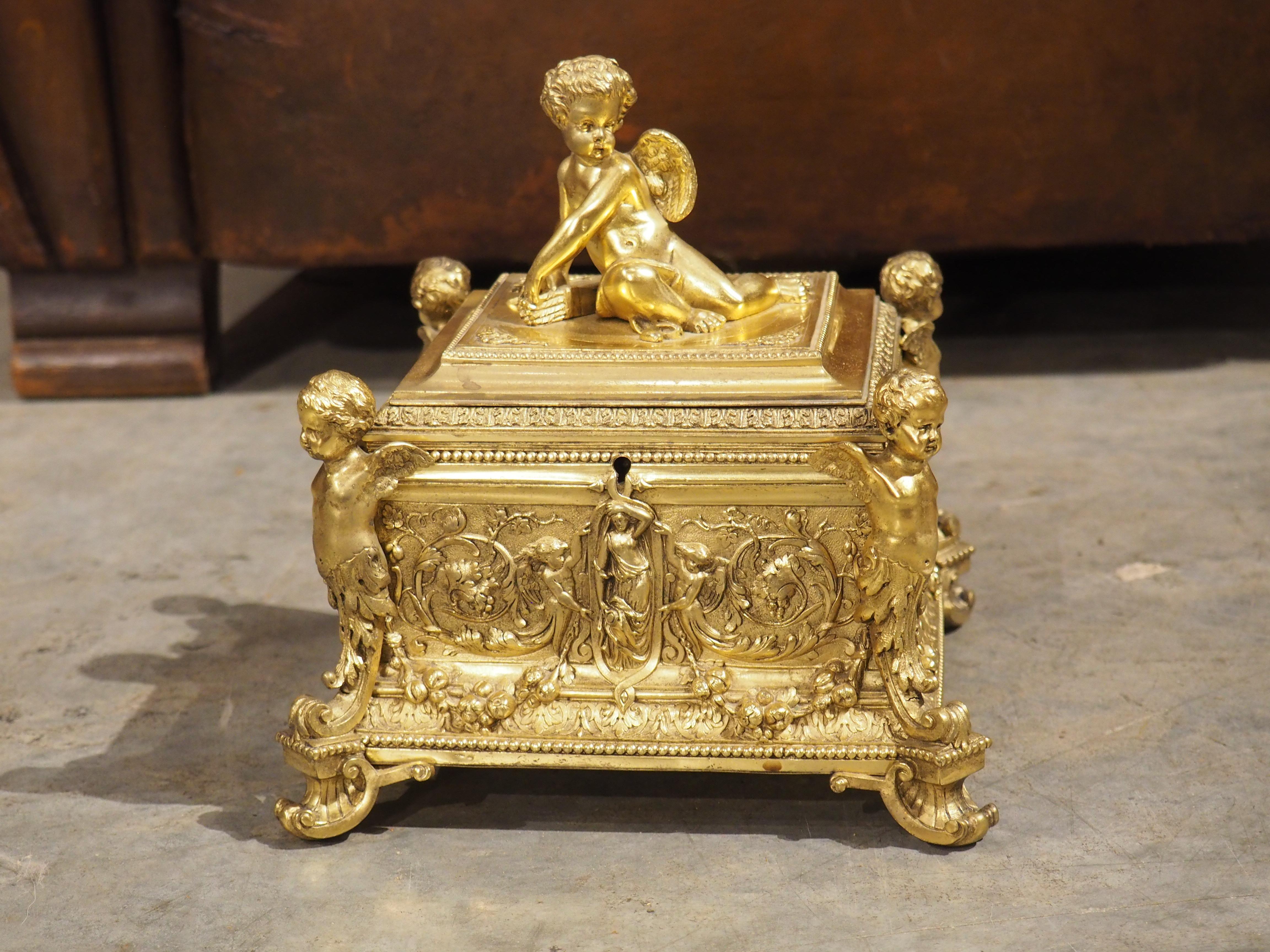 Highly Detailed Antique French Gilt Bronze Coffret, Jewel Box, Paris, Circa 1880 In Good Condition In Dallas, TX