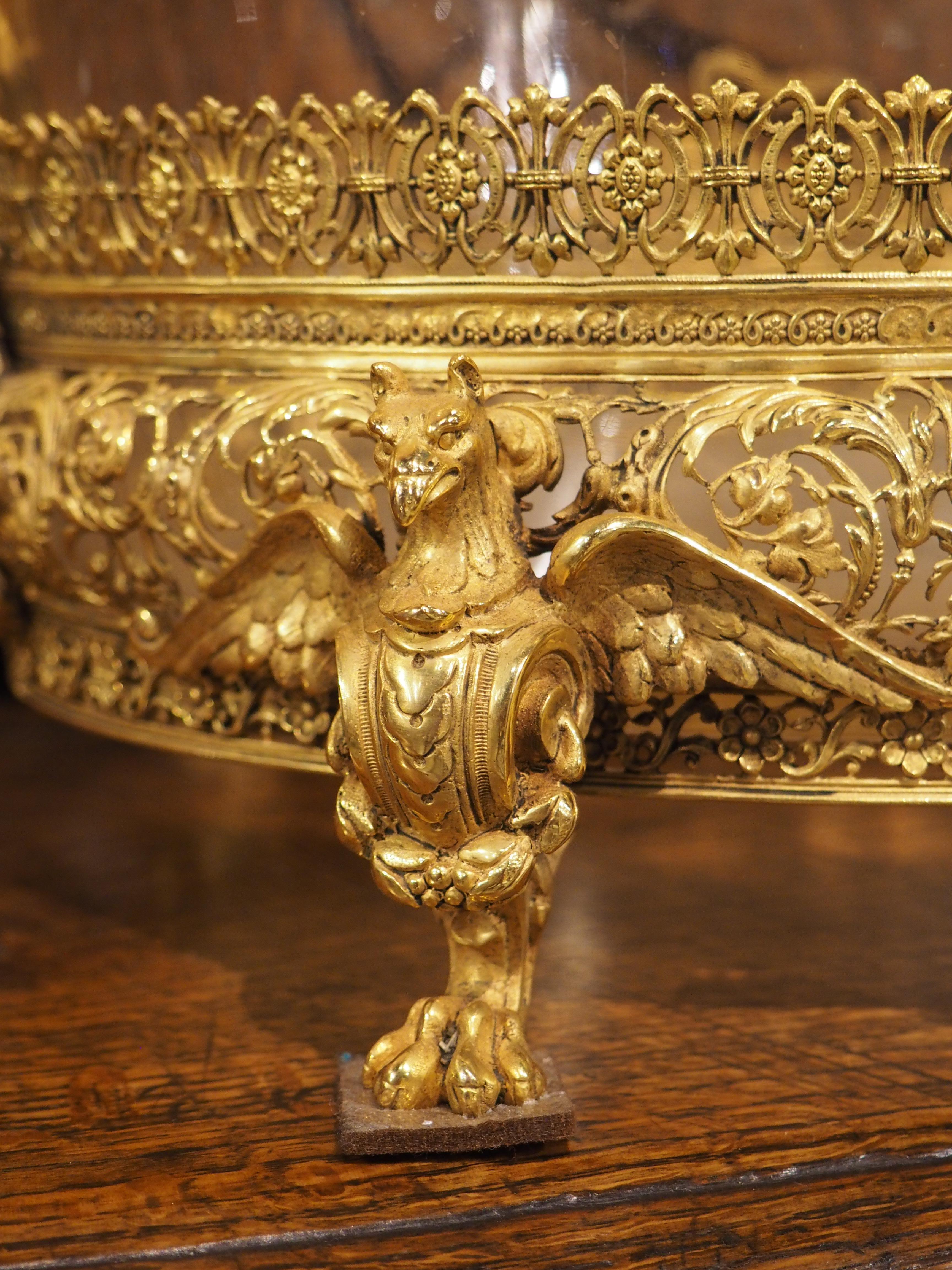 Hochdetaillierter französischer Tafelaufsatz aus vergoldeter Bronze und Glas aus Bronze und Glas Jardiniere, um 1885 im Angebot 10