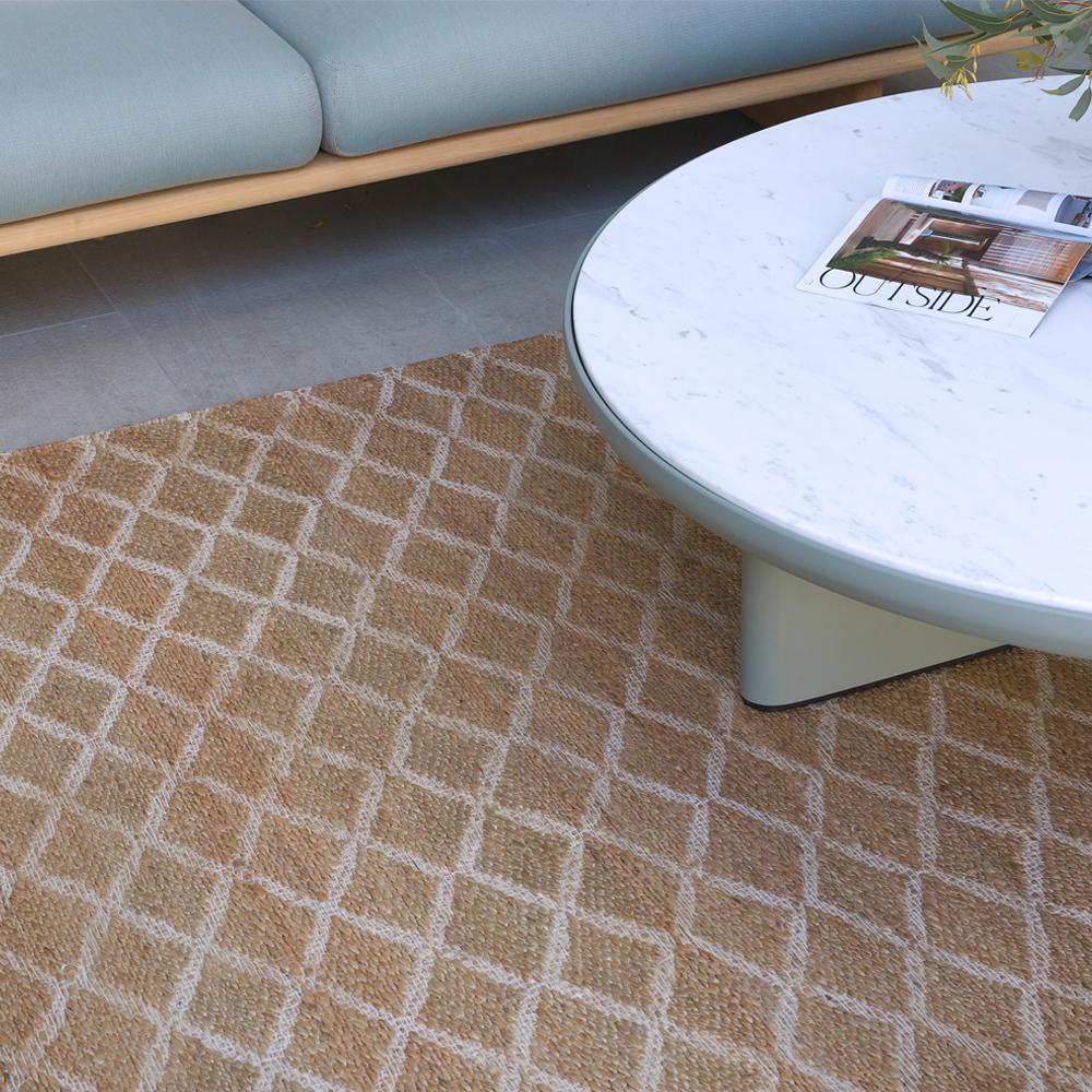 Highly Durable Customizable Ricochet Weave Rug in White Large In New Condition In Charlotte, NC