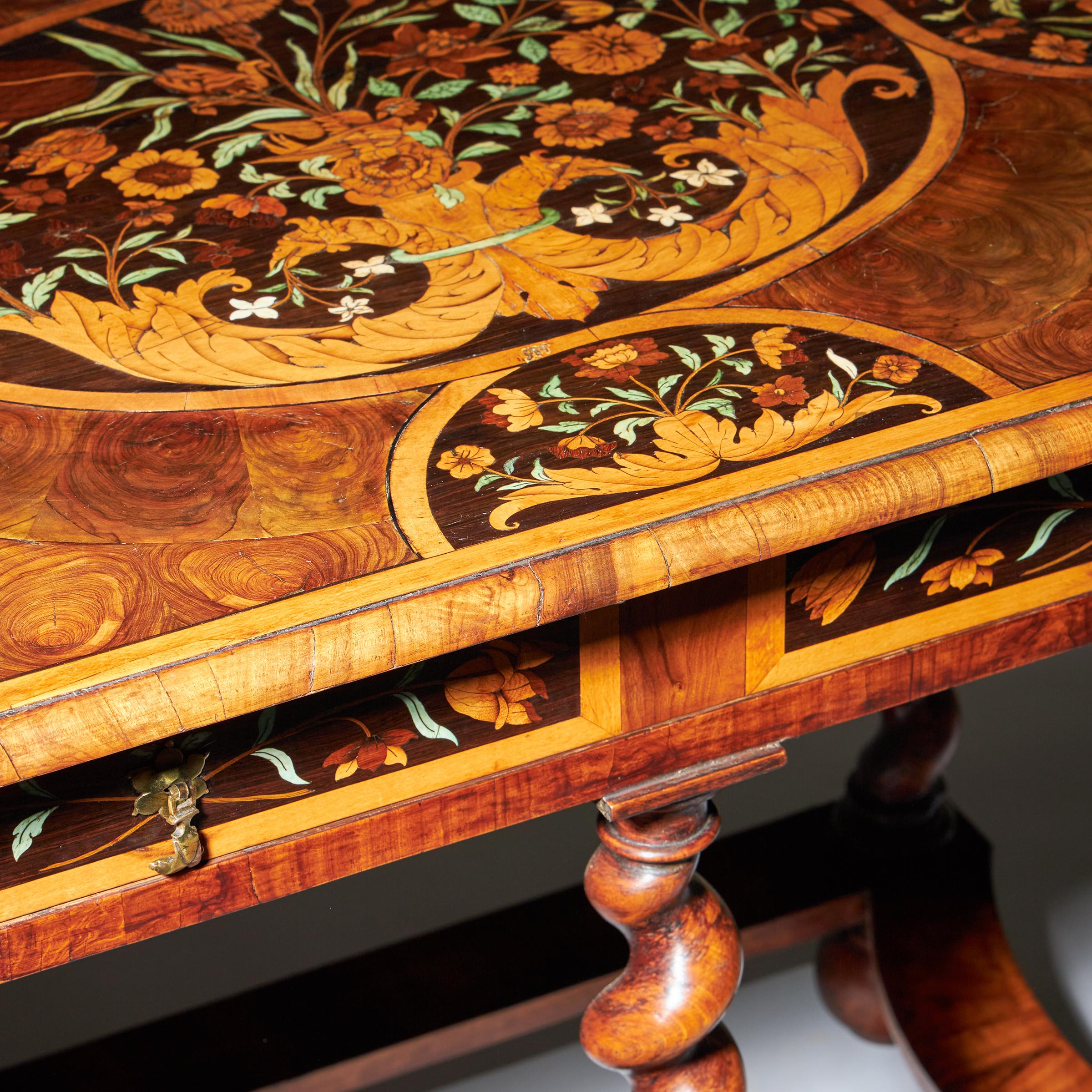 Très importante table en marqueterie florale Charles II du 17ème siècle par Gerrit Jensen en vente 6
