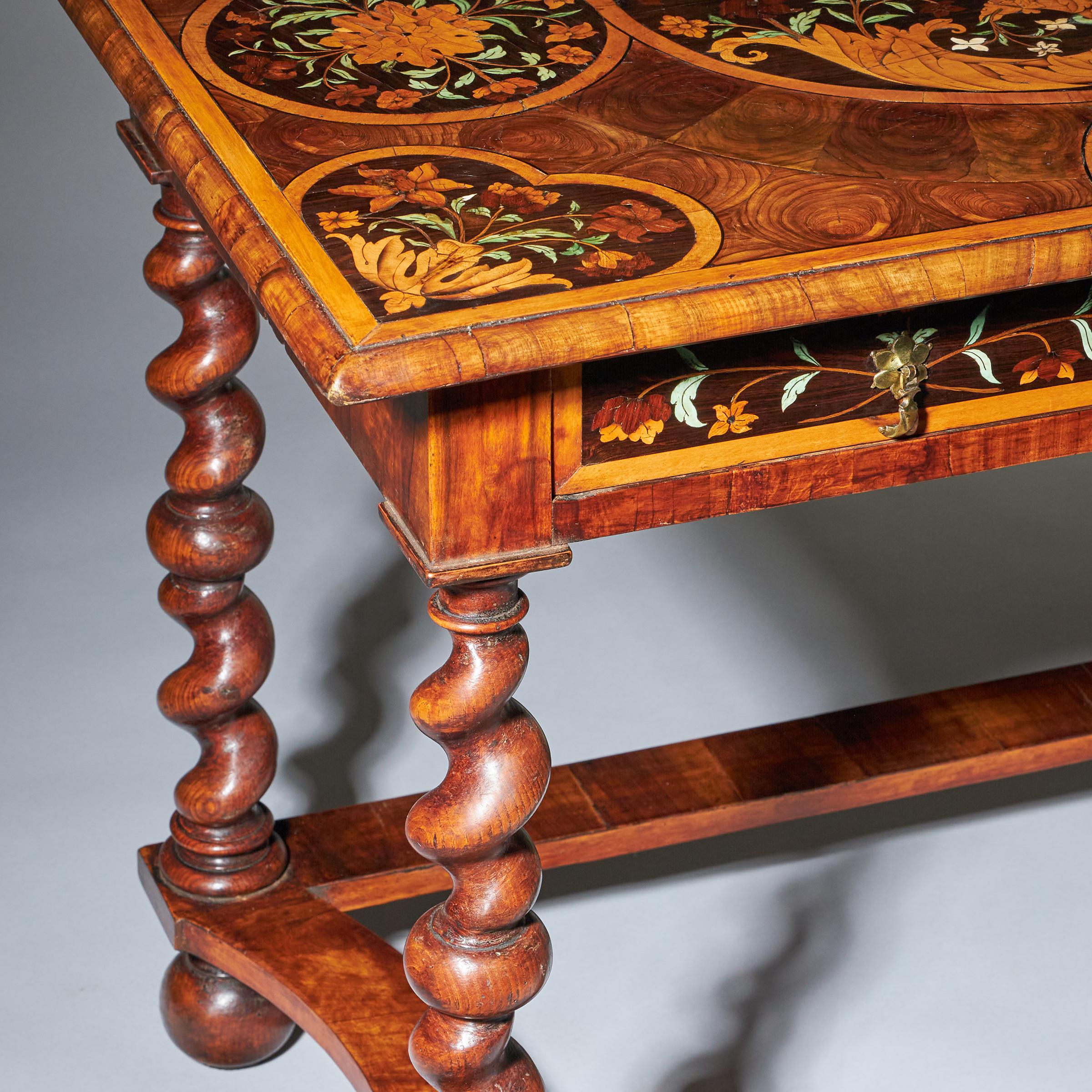 Très importante table en marqueterie florale Charles II du 17ème siècle par Gerrit Jensen en vente 7