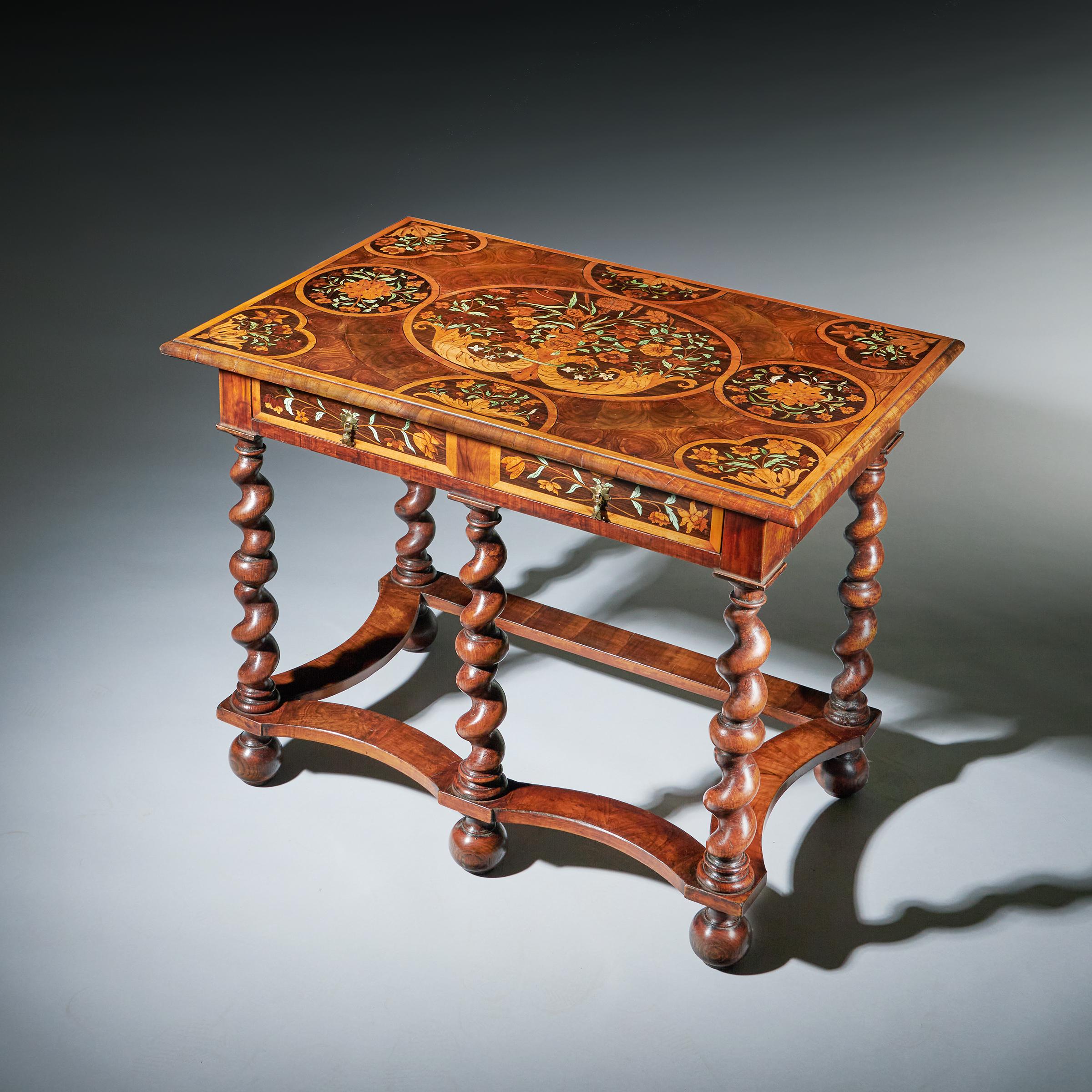 Très importante table en marqueterie florale Charles II du 17ème siècle par Gerrit Jensen en vente 8
