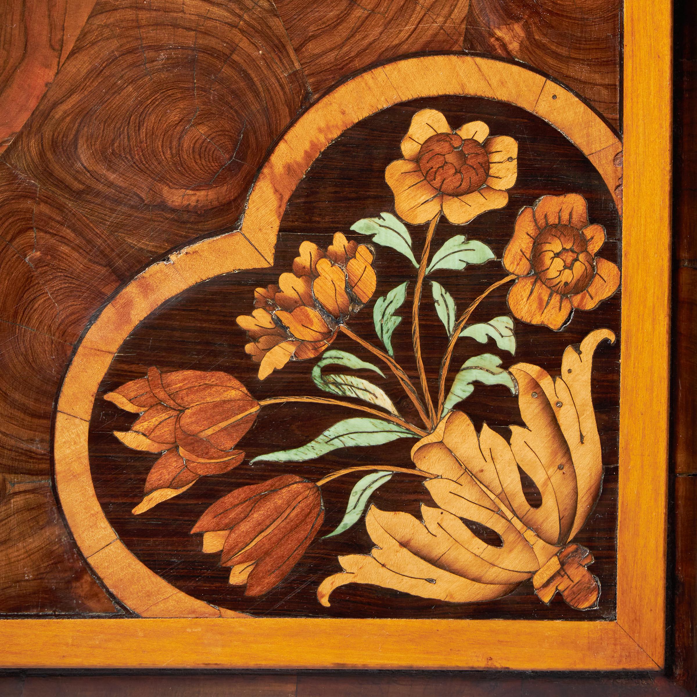 Très importante table en marqueterie florale Charles II du 17ème siècle par Gerrit Jensen en vente 13