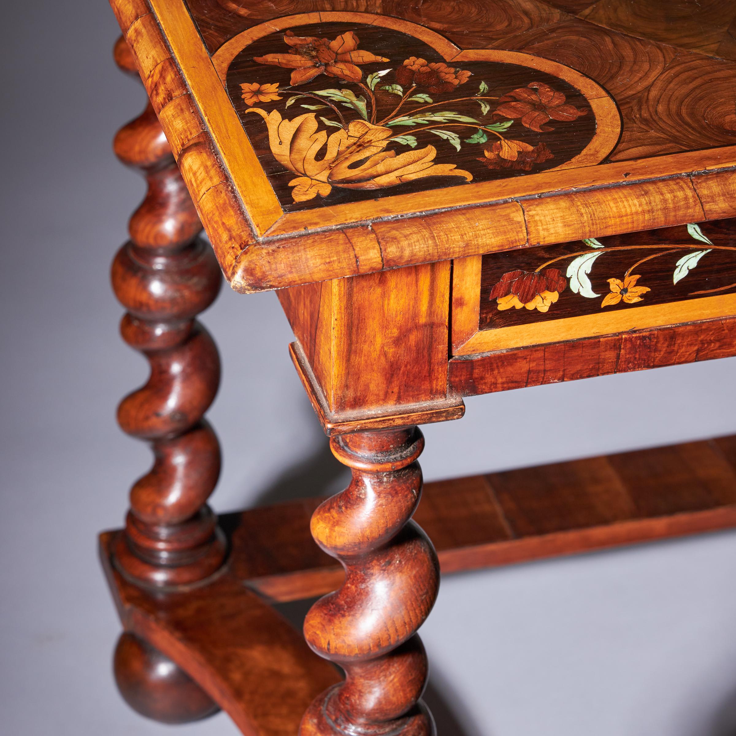 Très importante table en marqueterie florale Charles II du 17ème siècle par Gerrit Jensen en vente 1