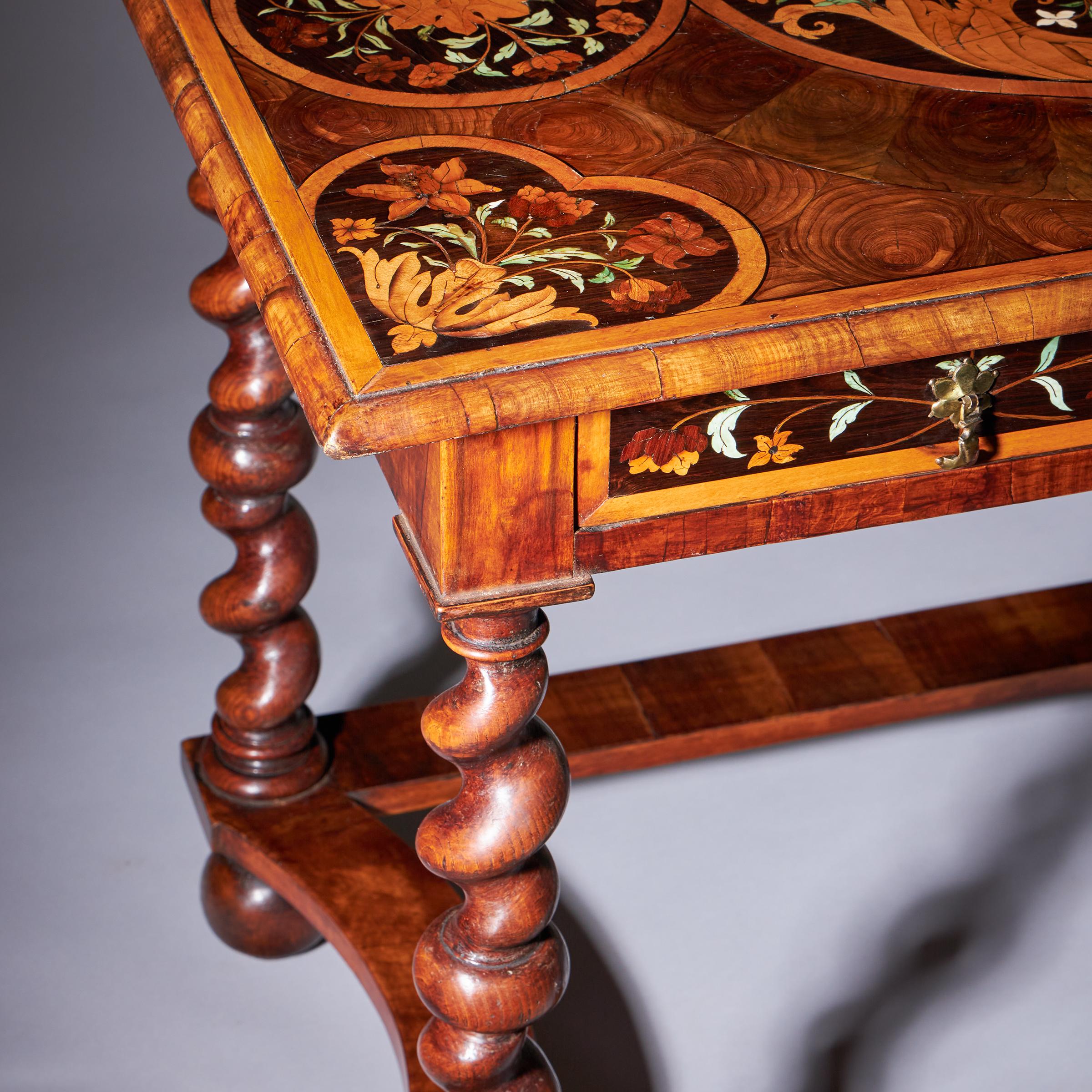 Très importante table en marqueterie florale Charles II du 17ème siècle par Gerrit Jensen en vente 2