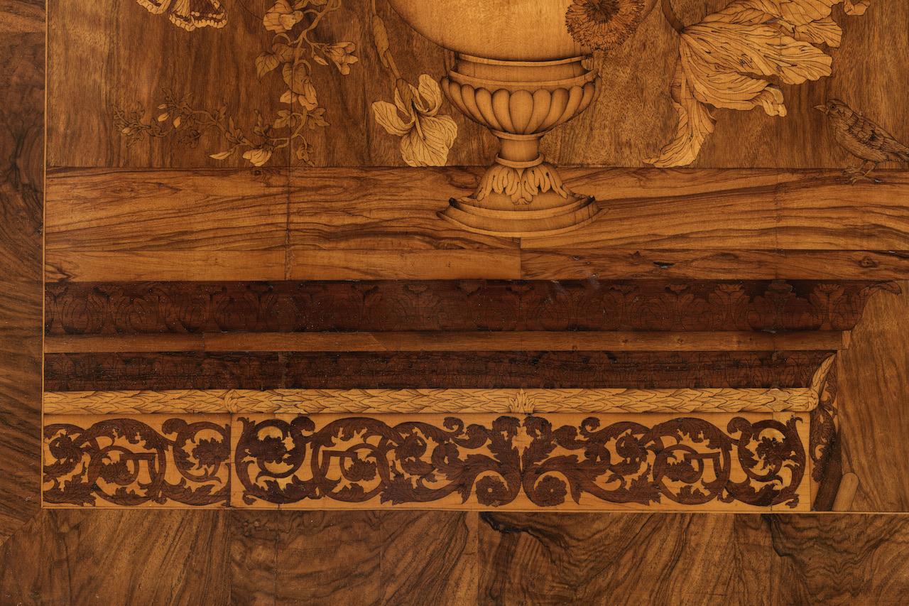 Highly Important Dutch Floral Marquetry Cabinet by Jan van Mekeren, circa 1700 For Sale 5