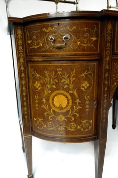 Sehr wichtiges Edwards & Roberts Bowfront Sideboard