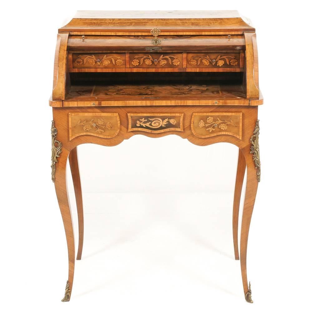 Highly Inlaid French Cylinder Desk In Excellent Condition In Vancouver, British Columbia