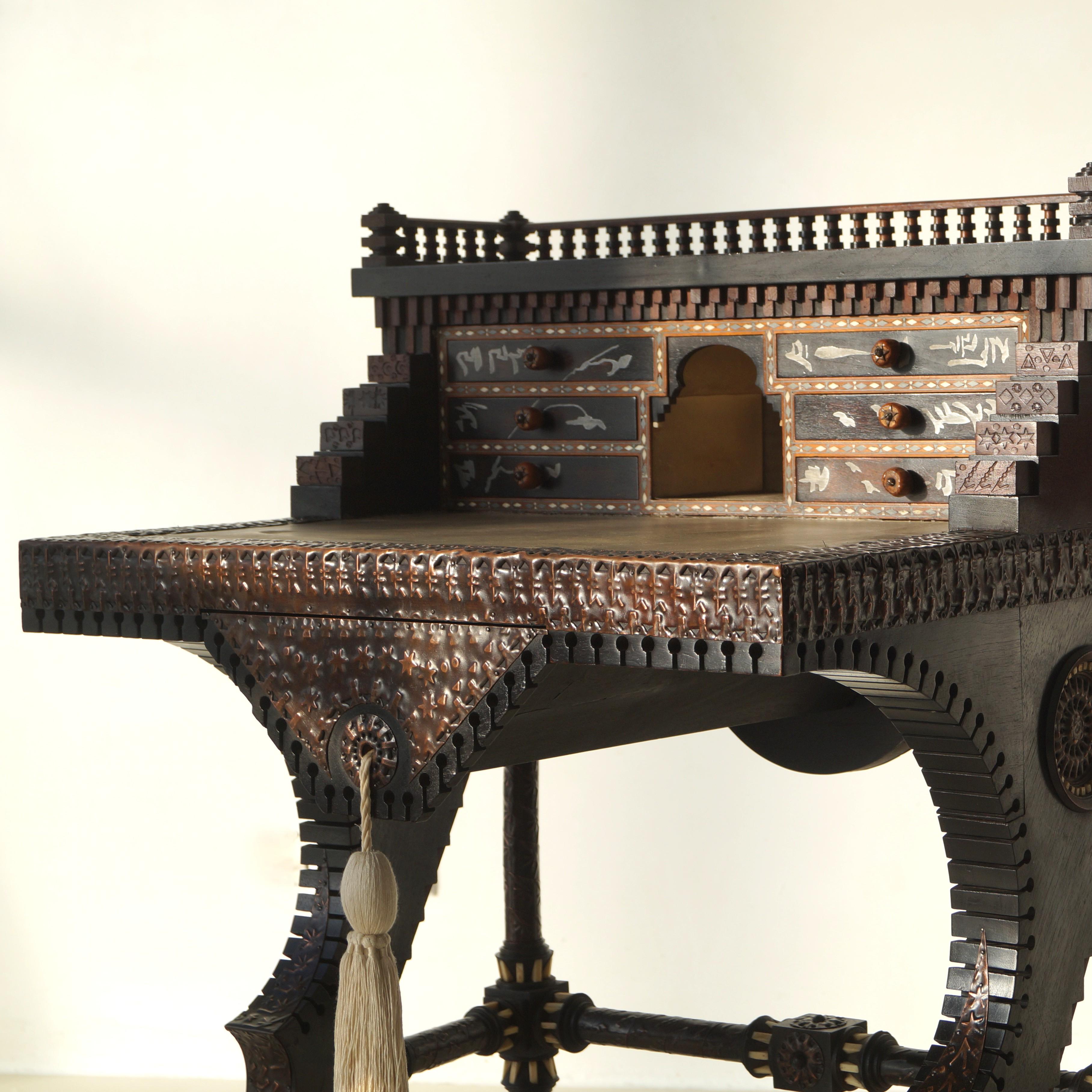 Hochverzierter Carlo Bugatti Schreibtisch und Stuhl, um 1910 im Angebot 4