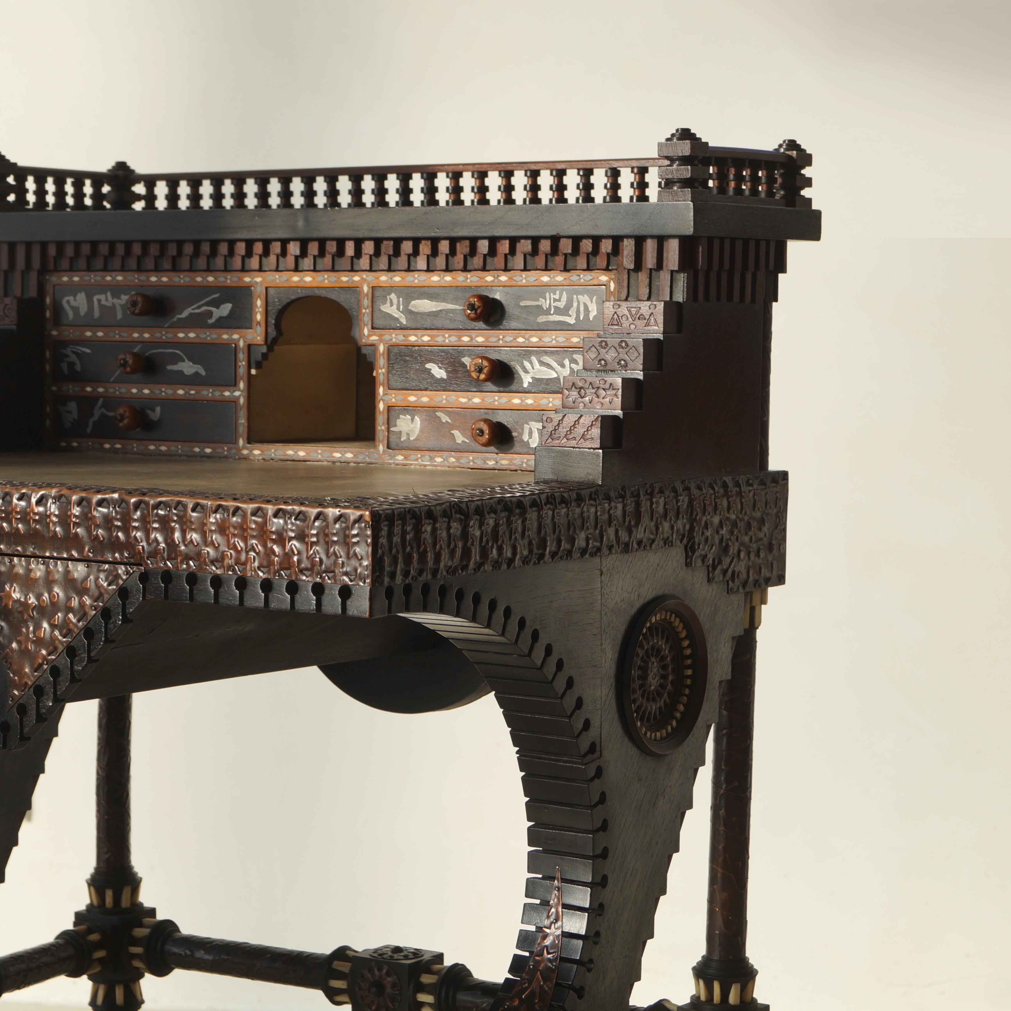 Hochverzierter Carlo Bugatti Schreibtisch und Stuhl, um 1910 im Angebot 5