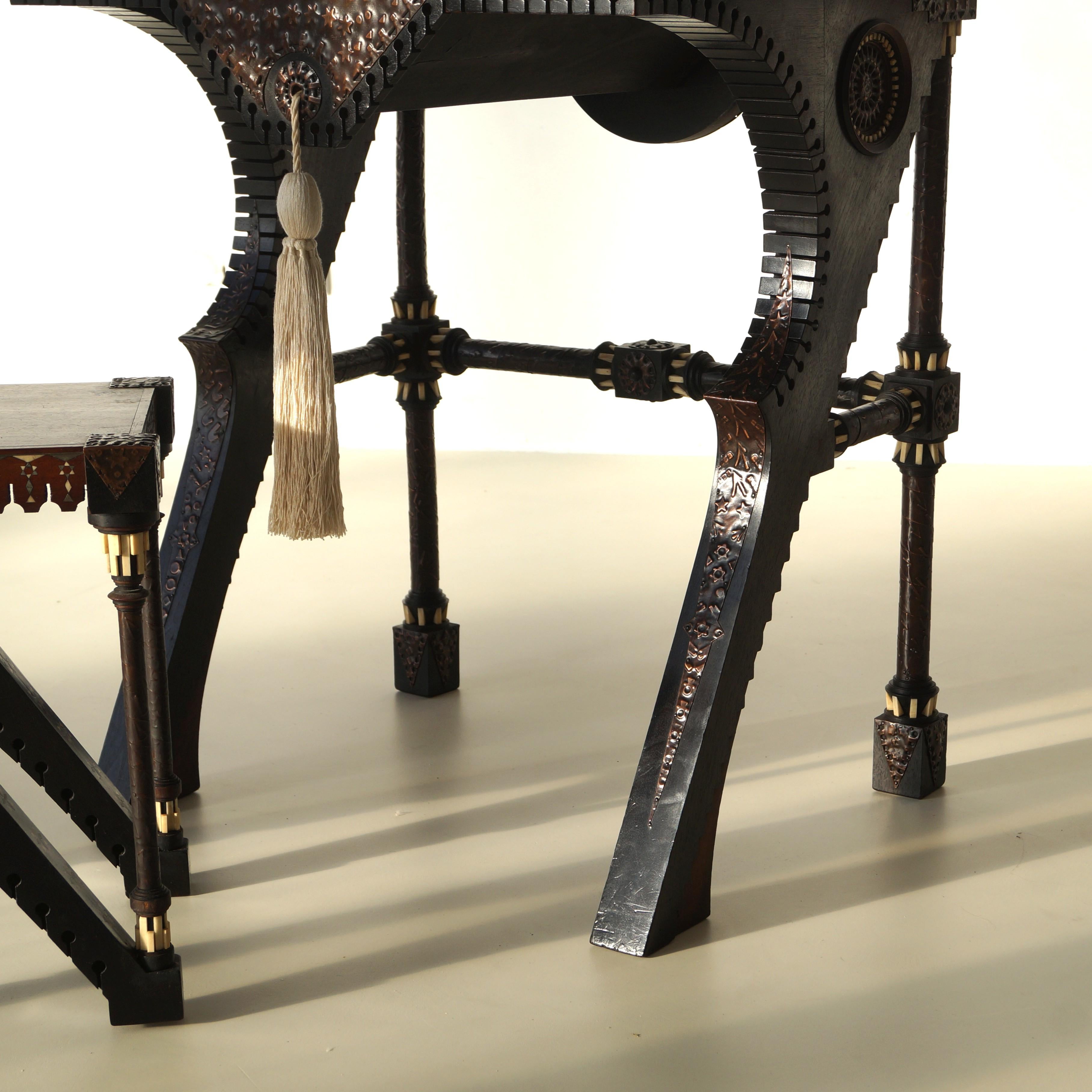 Hochverzierter Carlo Bugatti Schreibtisch und Stuhl, um 1910 im Angebot 7