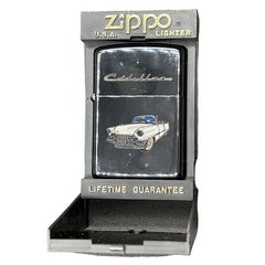 Hochglanzpoliertes emailliertes 1955 Cadillac H6 Zippo Feuerzeug in Originalverpackung