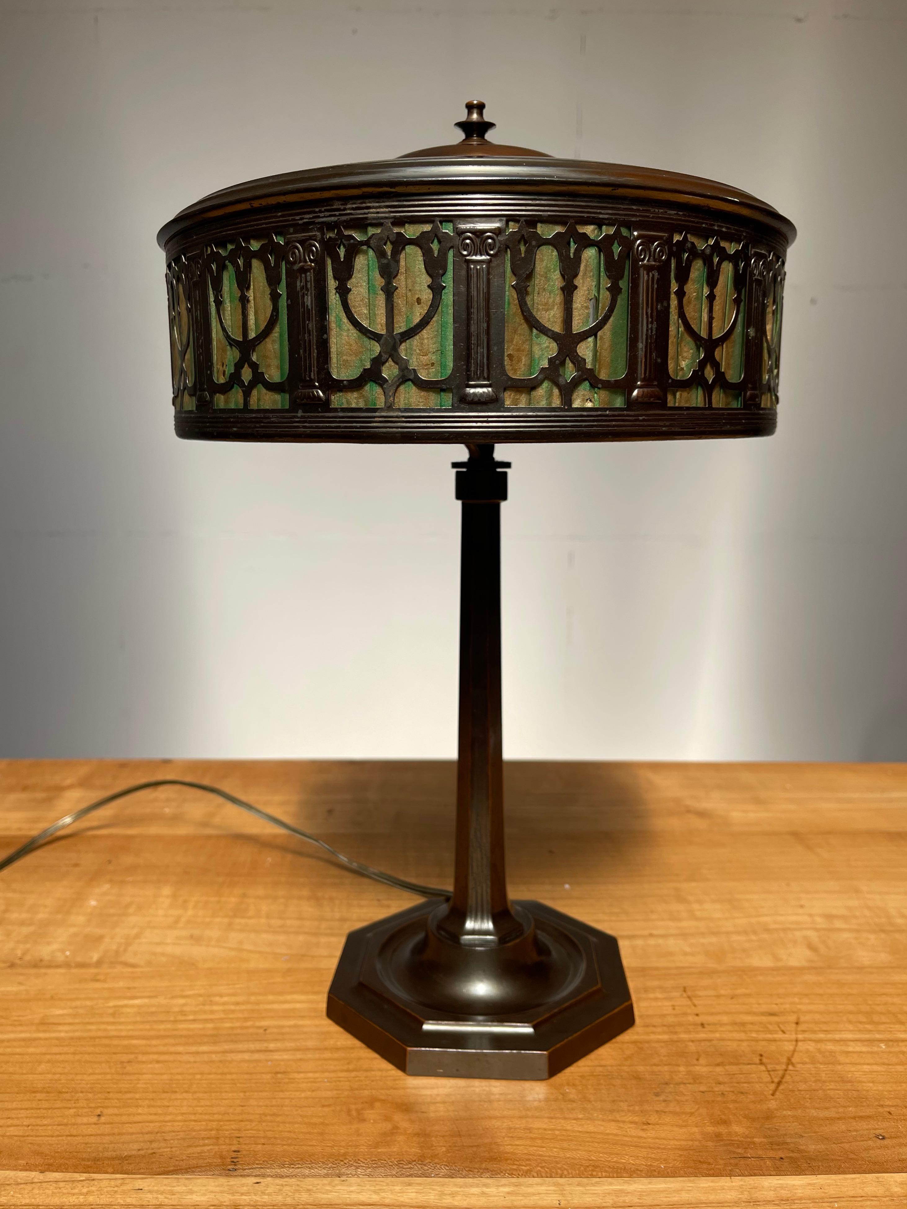 Highly Stylish and Timeless Design Arts and Crafts Era Bronze Table or Desk Lamp 9