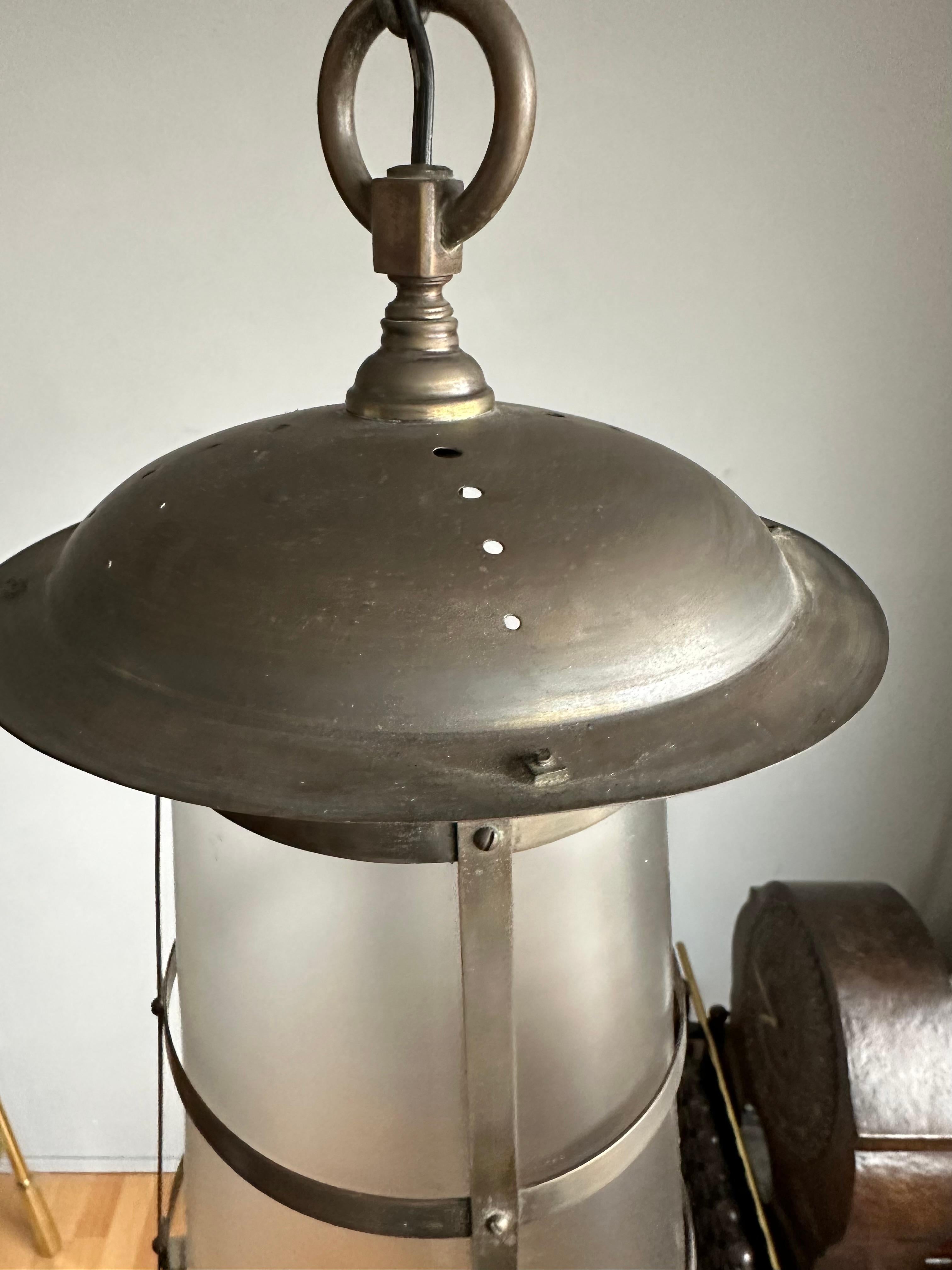 Highly Stylish Brass and Glass Arts & Crafts Pendant Light, 1910 Berlage Style For Sale 2