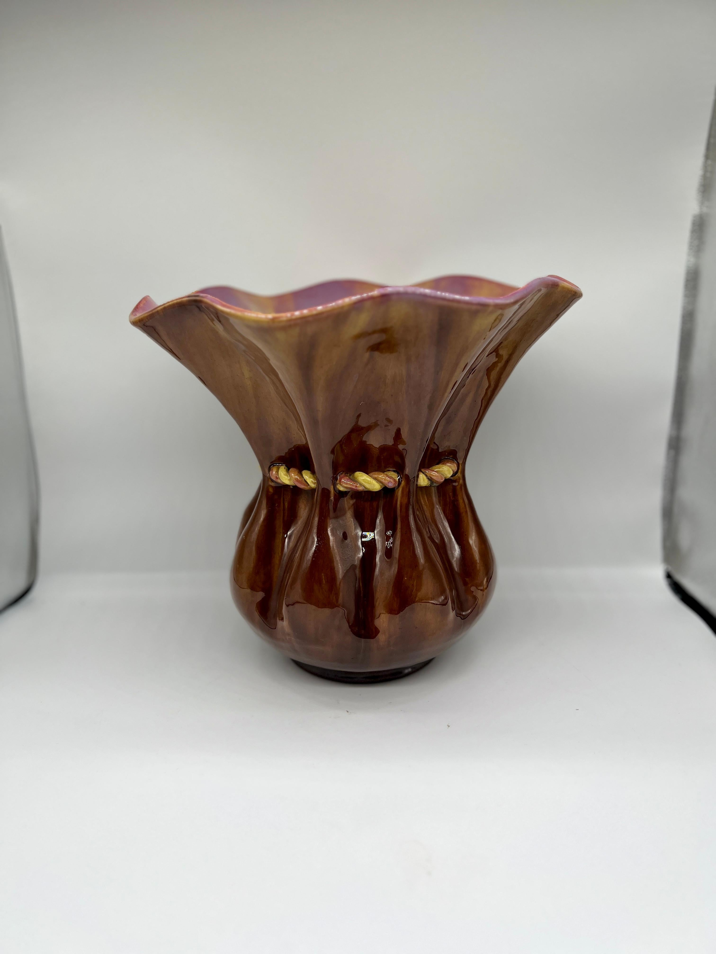 Sehr ungewöhnlich Französisch Majolika Seil Twist Vase oder Jardiniere  (Keramik) im Angebot