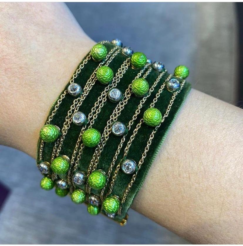 Taille ronde Cartier Bracelet en émail vert et diamants sur soie, très inhabituel, Paris en vente