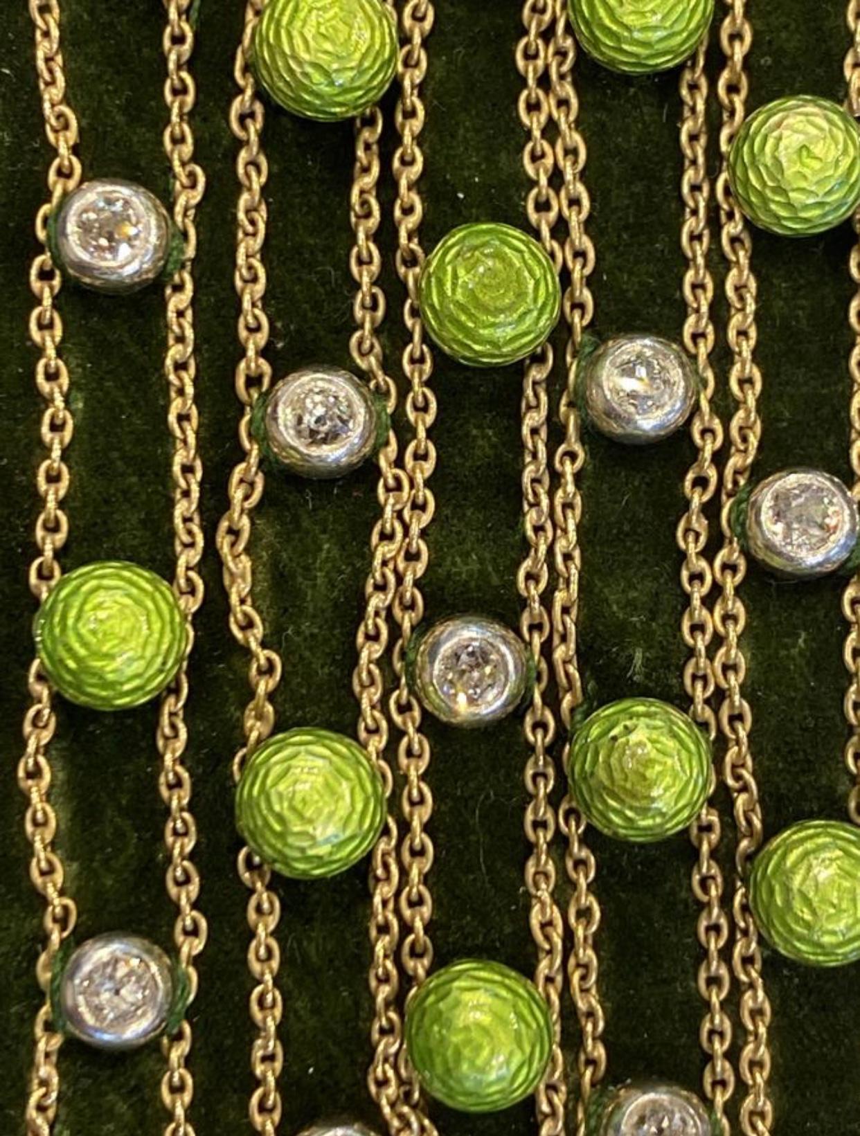 Cartier Bracelet en émail vert et diamants sur soie, très inhabituel, Paris Excellent état - En vente à New York, NY