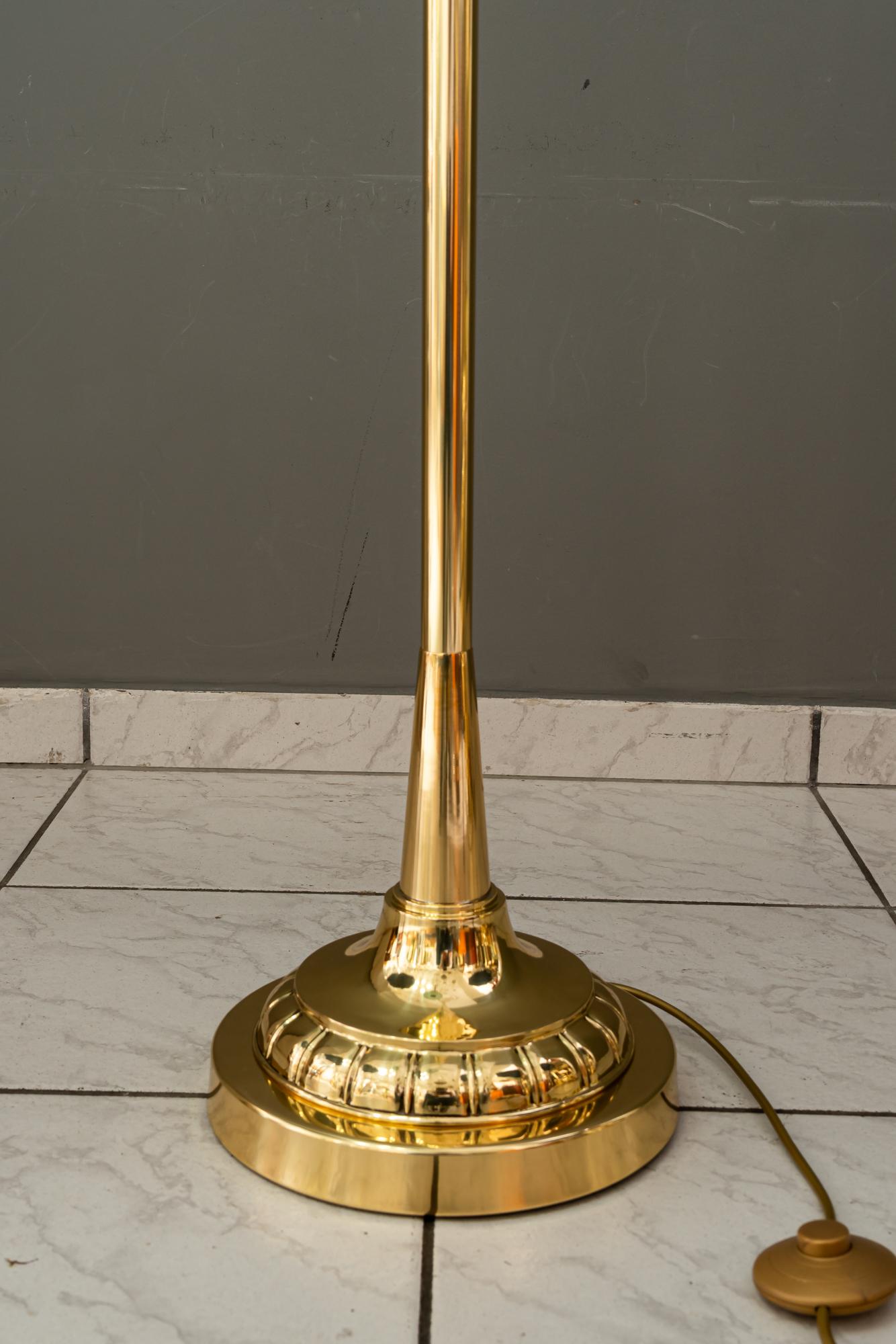 Lámpara de pie art decó viena alrededor de 1920 regulable en altura y sviweling en venta 2