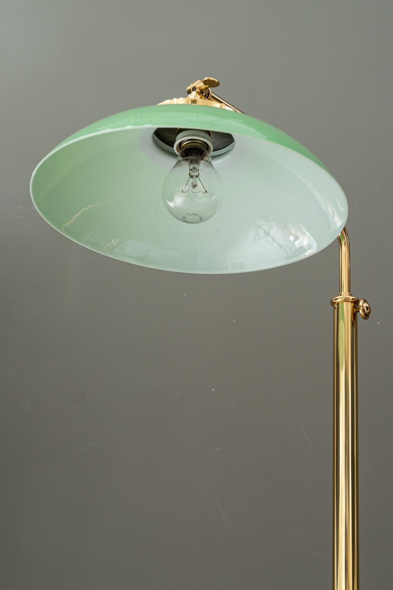 Lámpara de pie art decó viena alrededor de 1920 regulable en altura y sviweling en venta 3