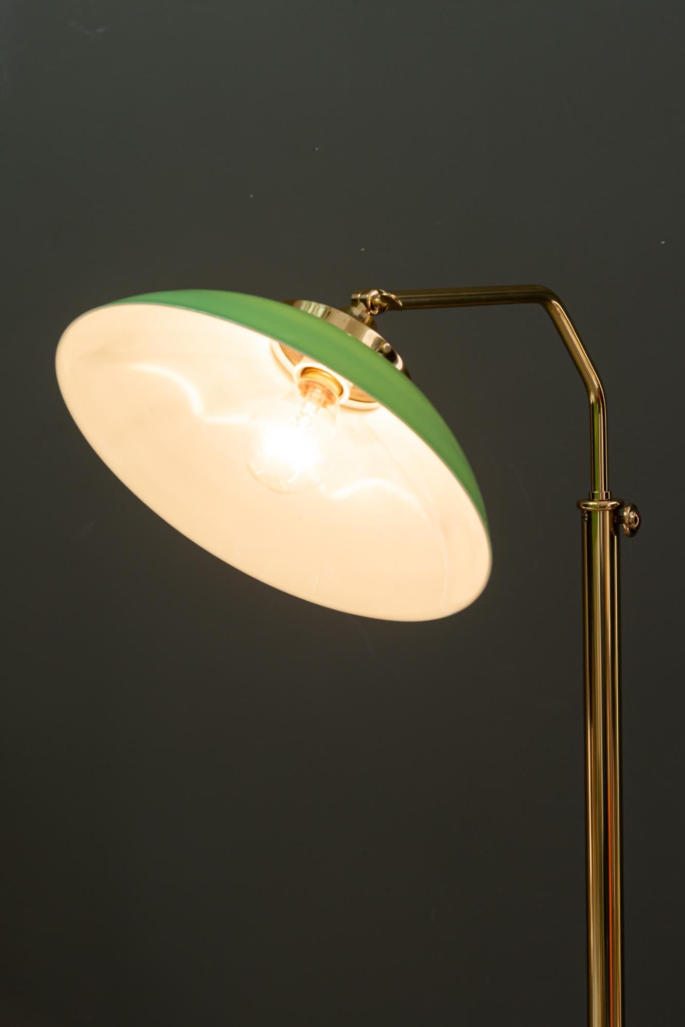 Lámpara de pie art decó viena alrededor de 1920 regulable en altura y sviweling en venta 6