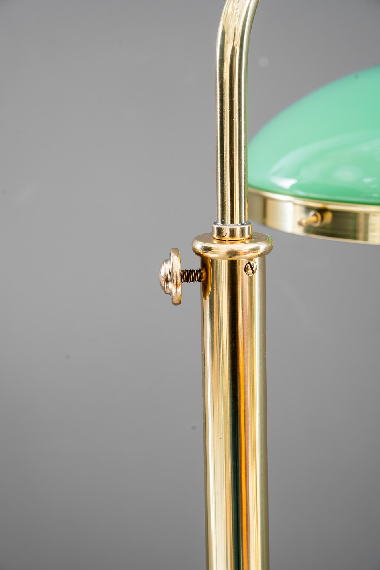 Laqué Lampadaire art déco ajustable et sviweling vienne vers 1920 en vente