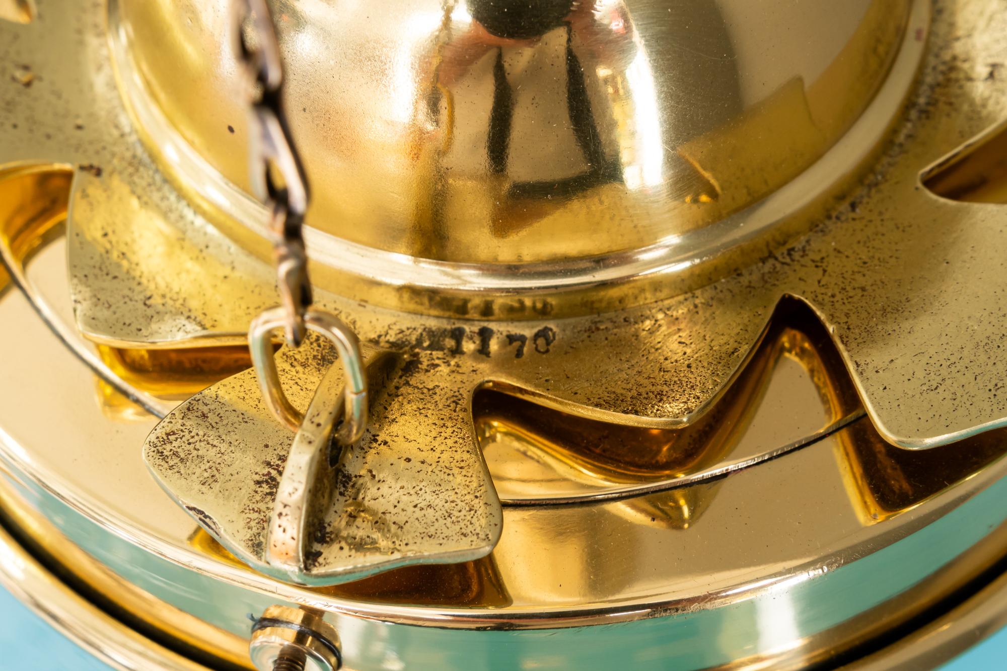 Pendente Art Déco regolabile in altezza con paralume originale in vetro opalino risalente agli anni '20 circa in vendita 6