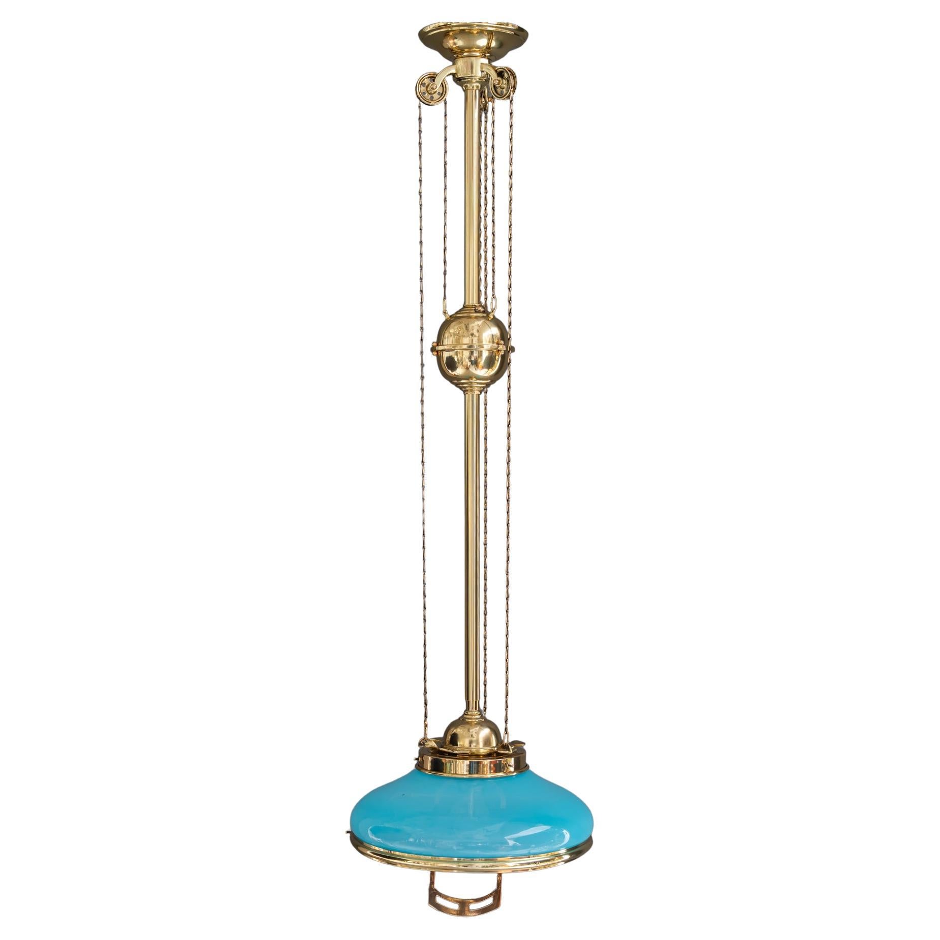 Pendente Art Déco regolabile in altezza con paralume originale in vetro opalino risalente agli anni
20 circa